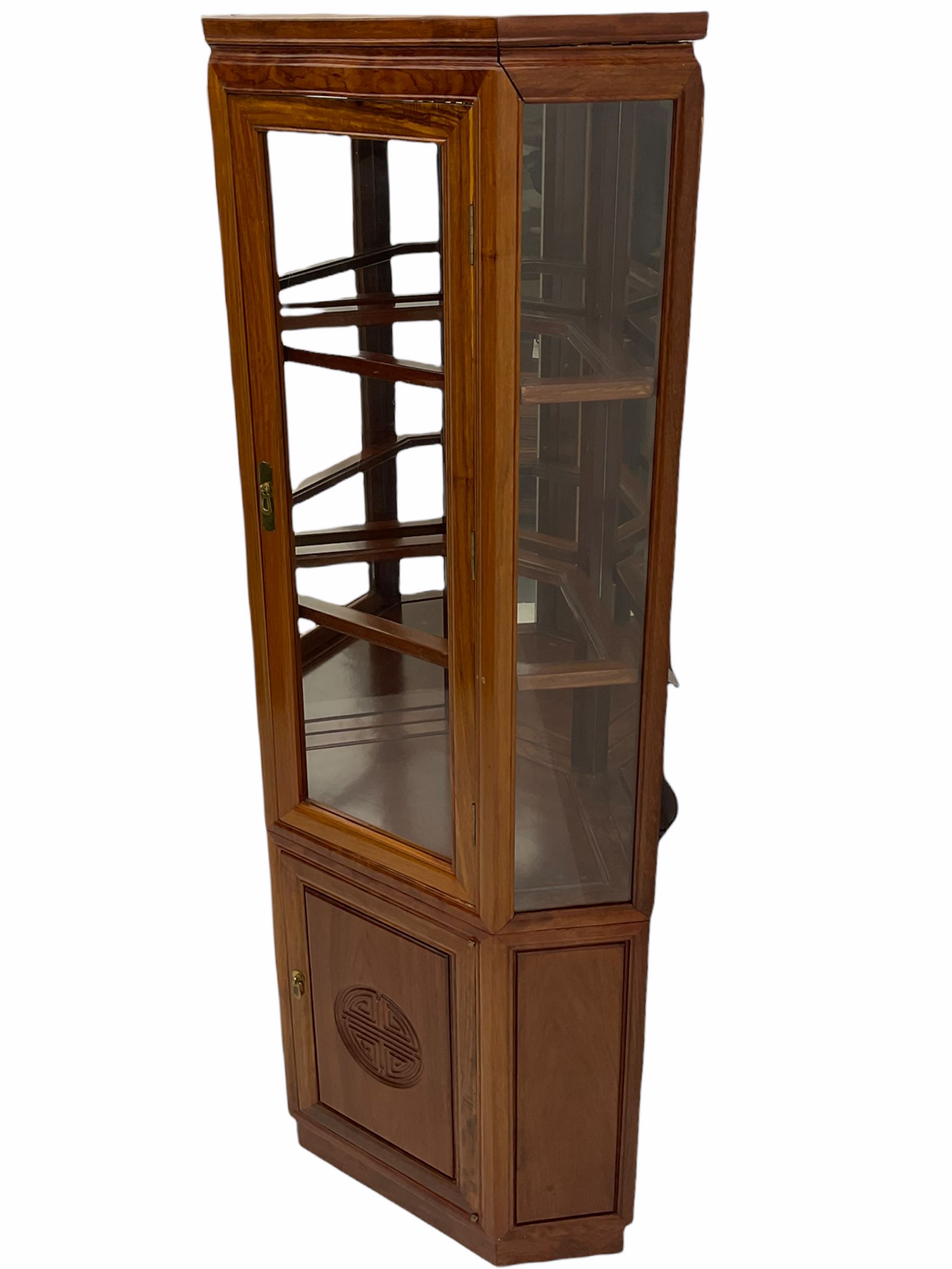 Chinese rosewood corner display cabinet - Image 3 of 5