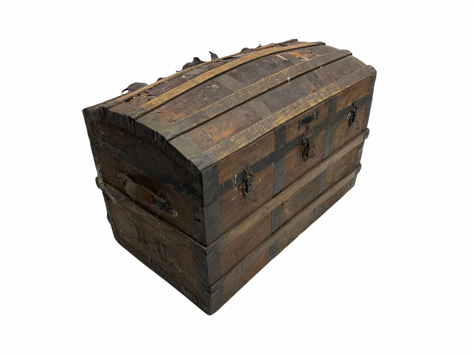 Early 20th century wood and metal bound dome top travelling trunk - Image 2 of 3