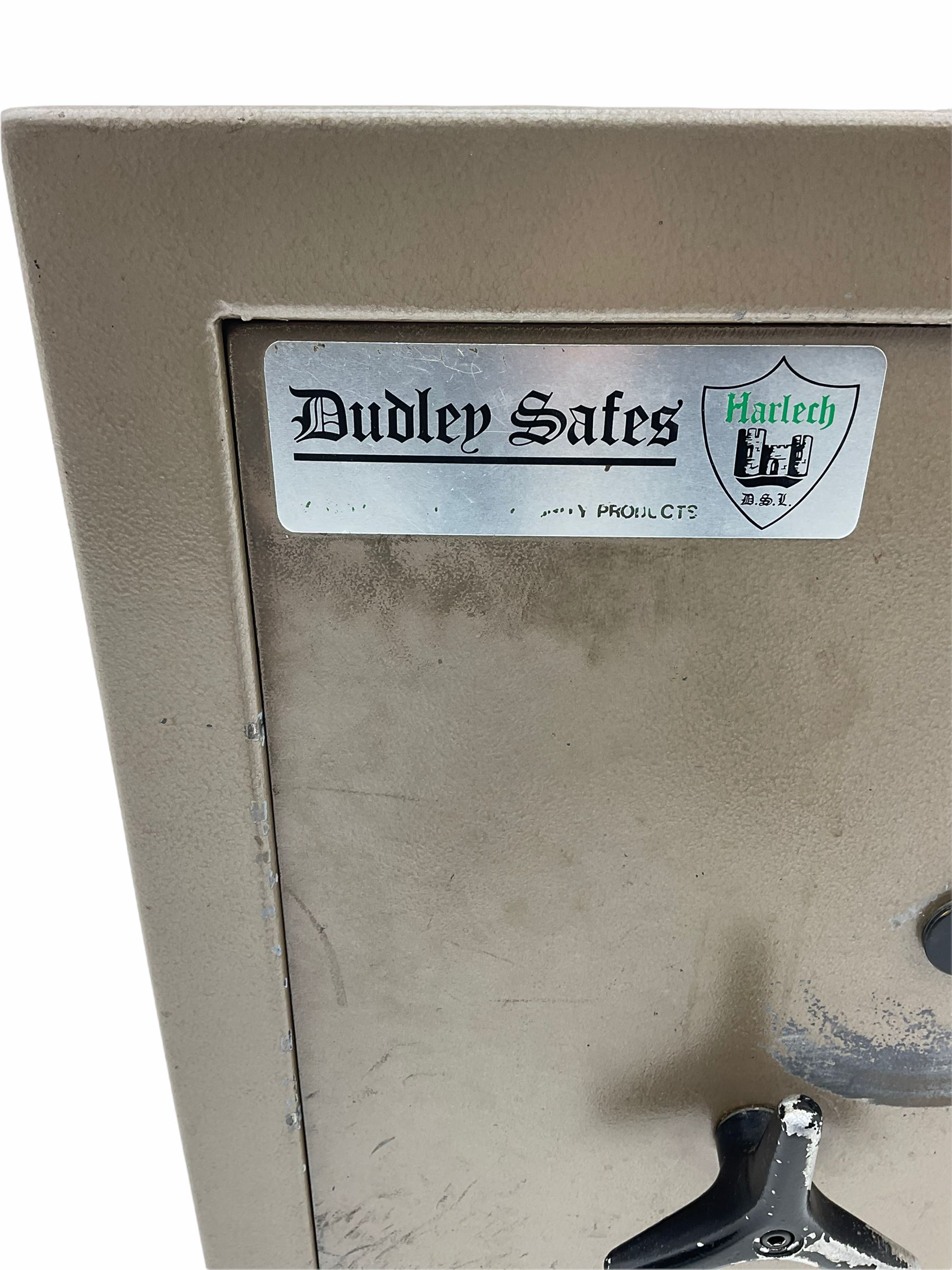 Dudley Safes cast iron safe - no keys - Image 2 of 4