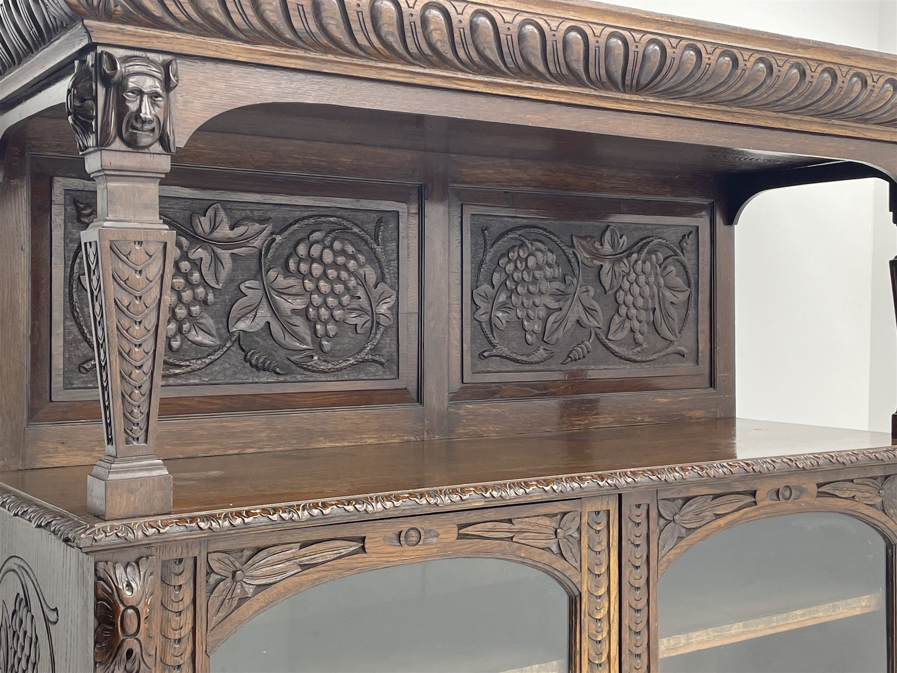 Victorian heavily carved oak buffet cabinet - Image 4 of 6