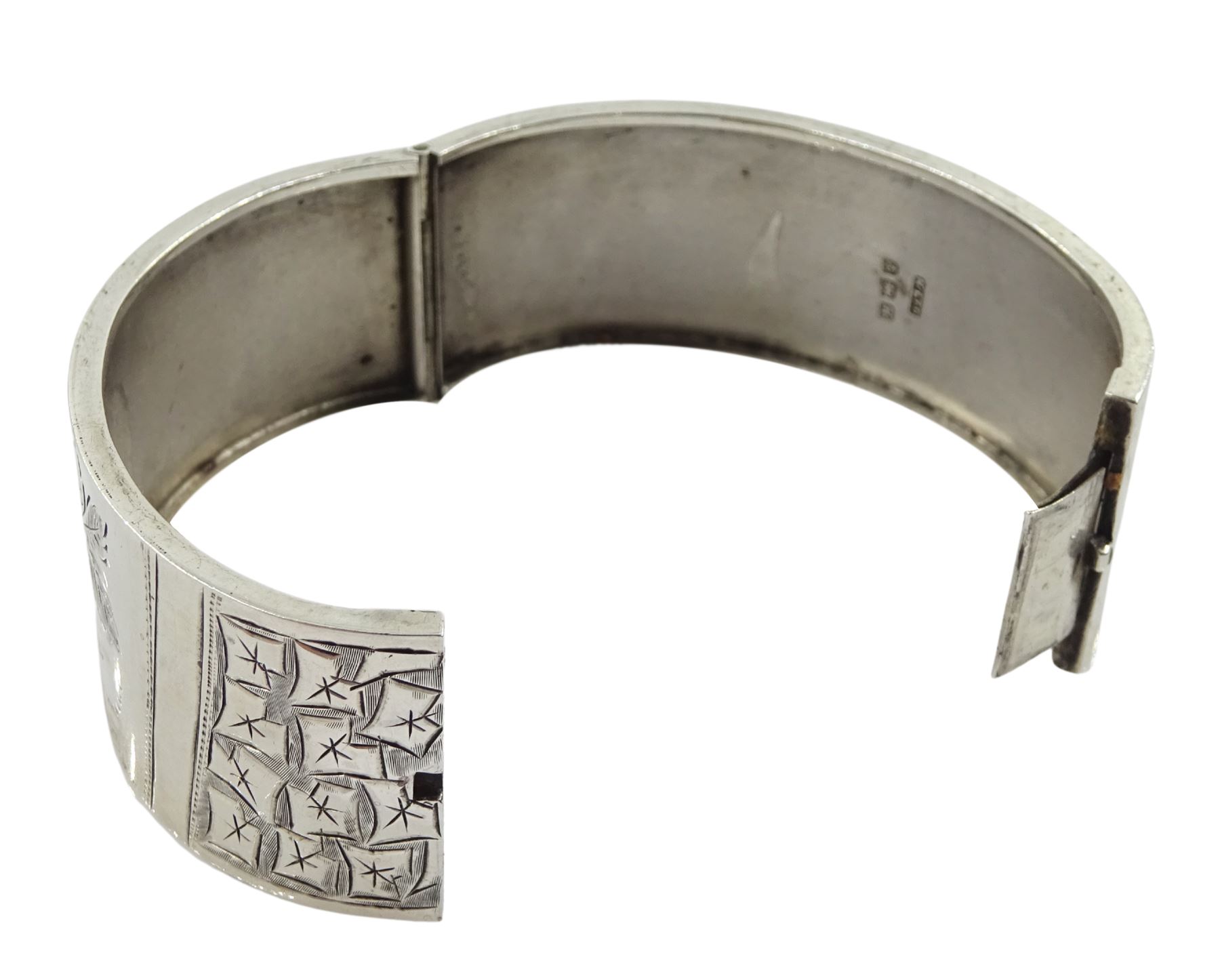 Silver hinged bangle with bright cut foliate decoration by Kenart Ltd - Image 2 of 3