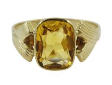 9ct gold single stone citrine ring