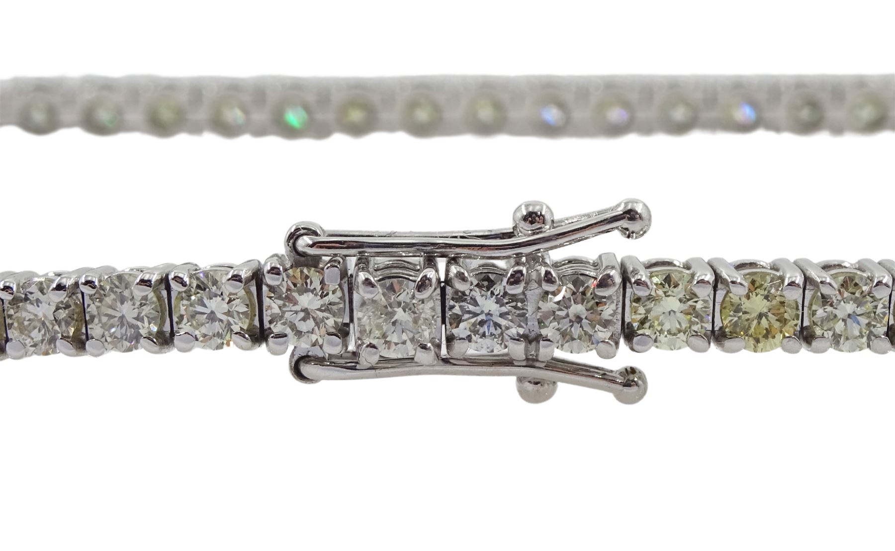 18ct white gold diamond line bracelet - Image 2 of 2