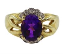 9ct gold oval amethyst and diamond chip ring