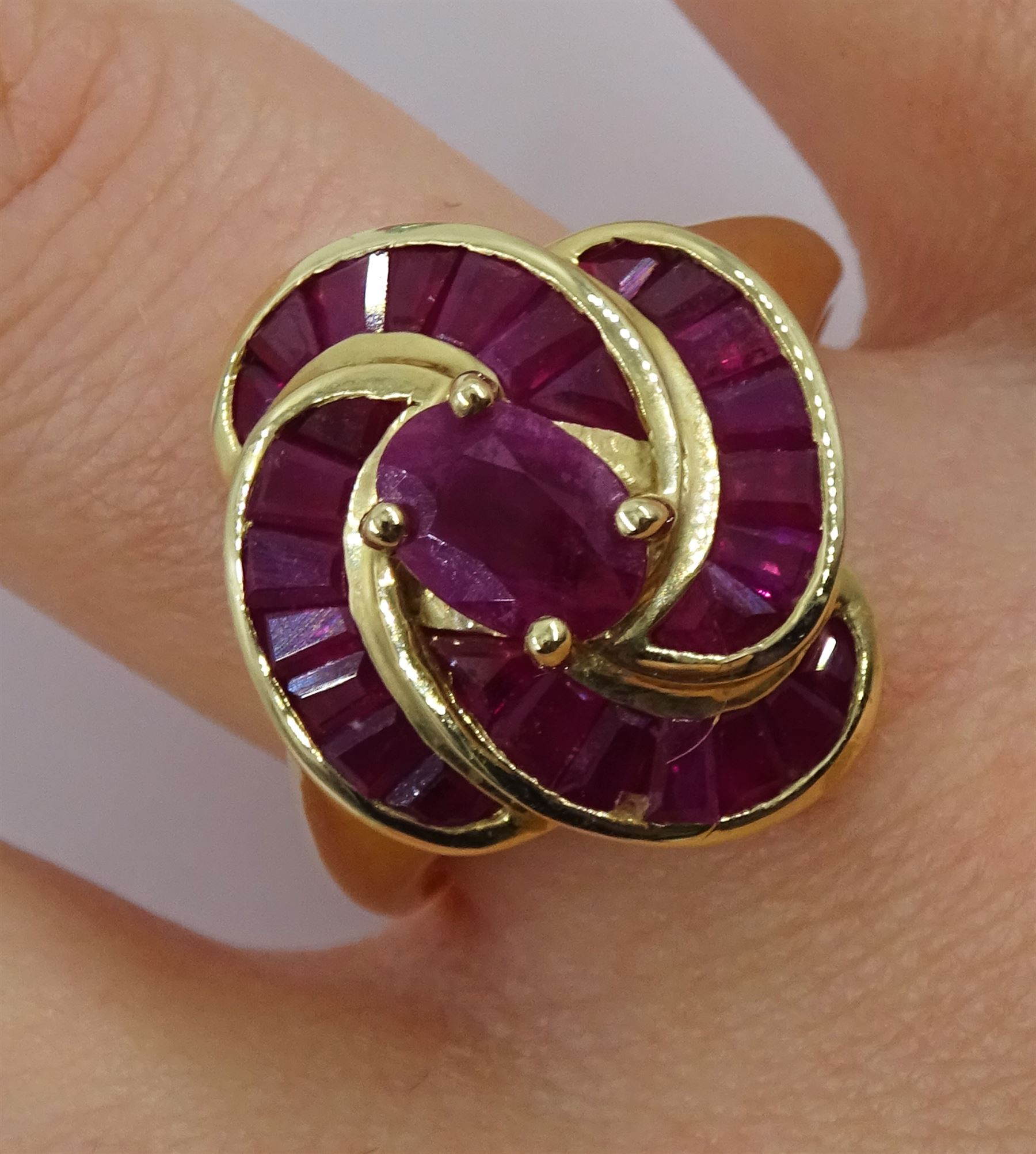 9ct gold oval and baguette ruby swirl ring - Image 2 of 2