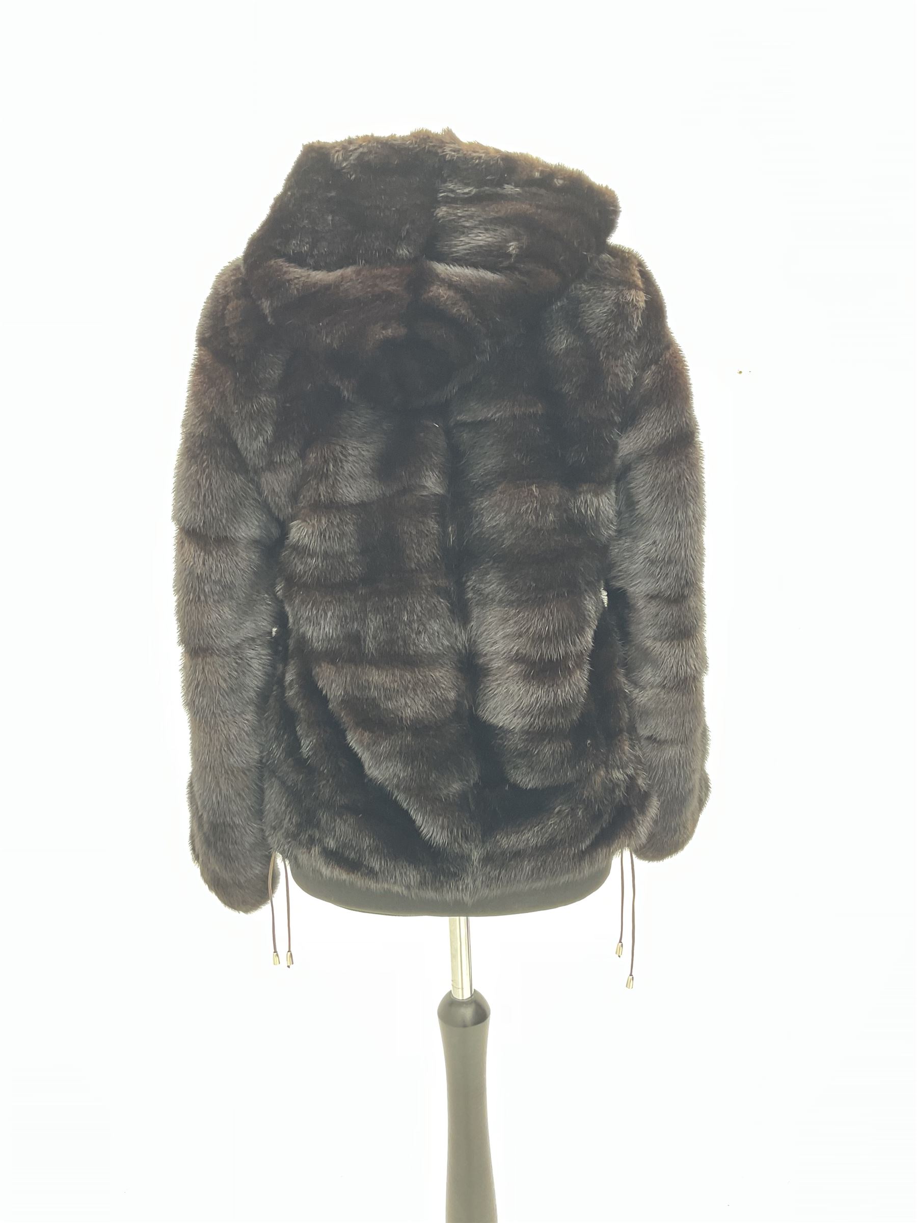 Modern cut lightweight nearly black mink jacket with integral hood - Image 4 of 6