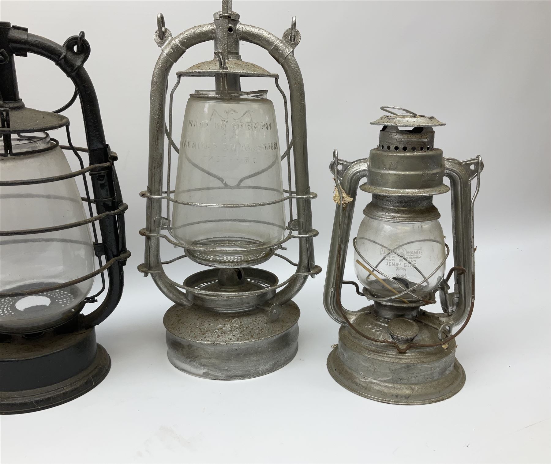 Five cast metal oil lanterns - Image 4 of 7