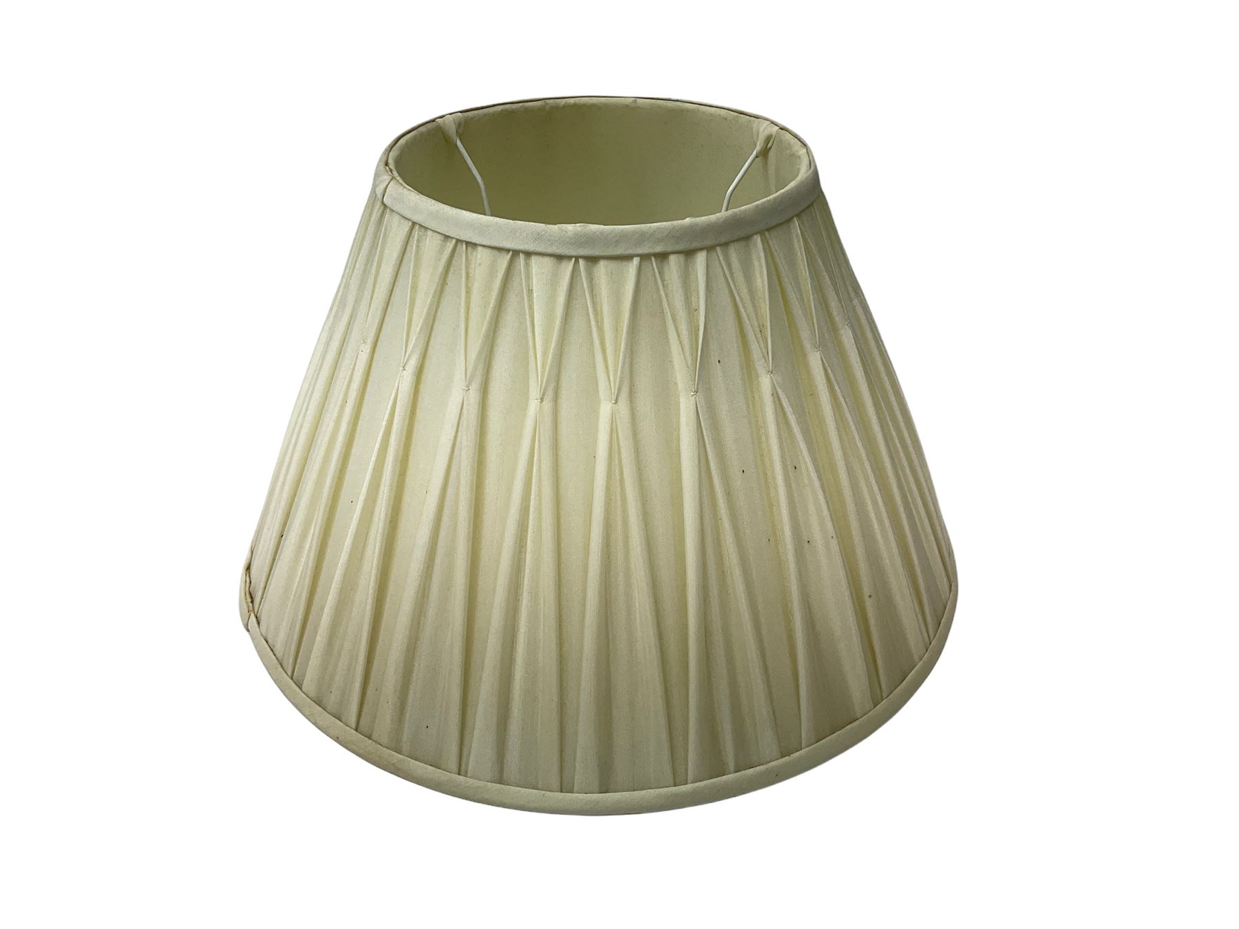 Ceramic urn shaped table lamp on a square pedestal base - Image 12 of 13