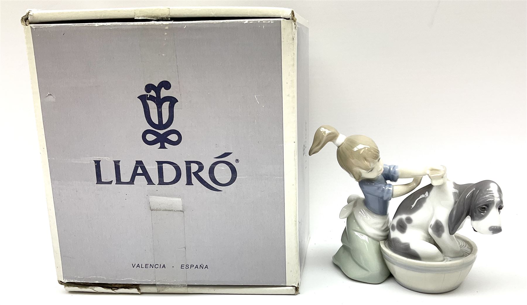 Lladro figure 'Bashful bather' - Image 2 of 9