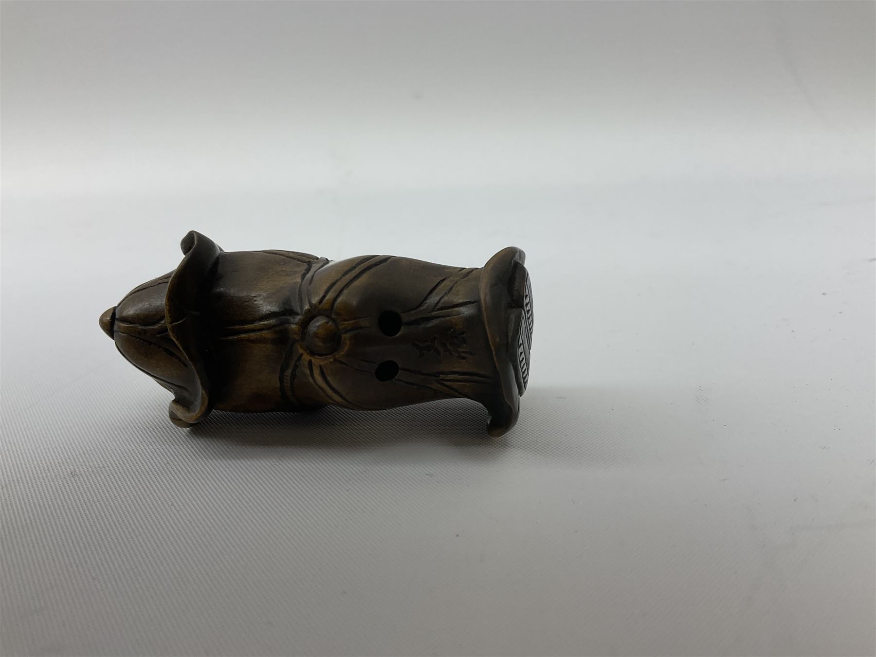 Three netsuke - Image 6 of 7