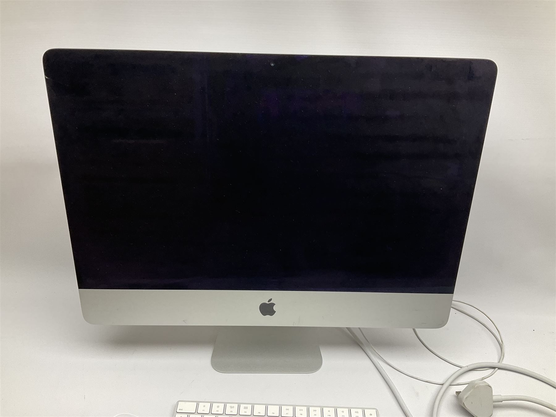Apple iMac - Image 2 of 5