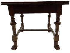 Early 20th century mahogany drawer leaf extending dining table