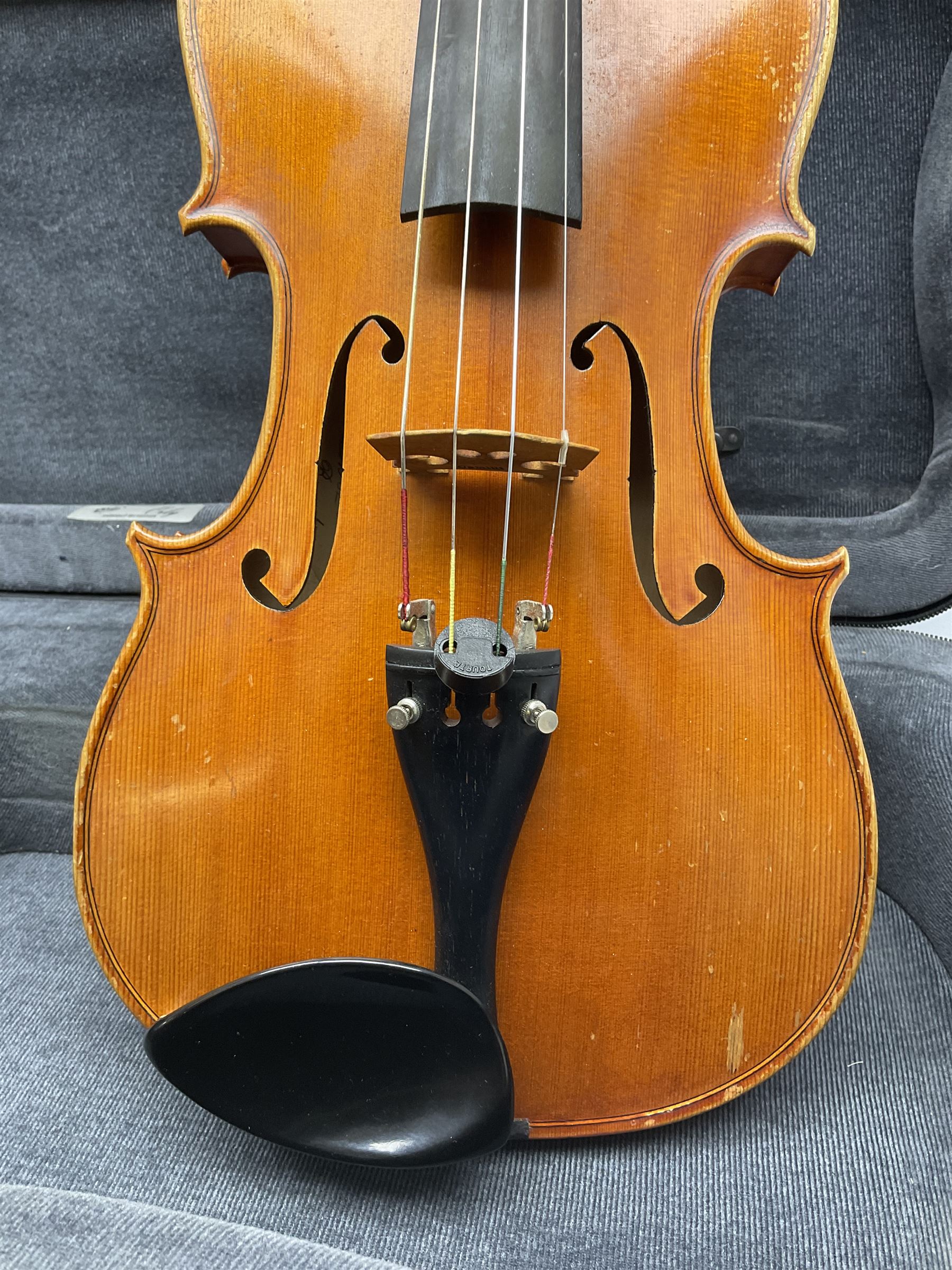 Viola with 39.5cm two-piece maple back and ribs and spruce top - Image 9 of 13