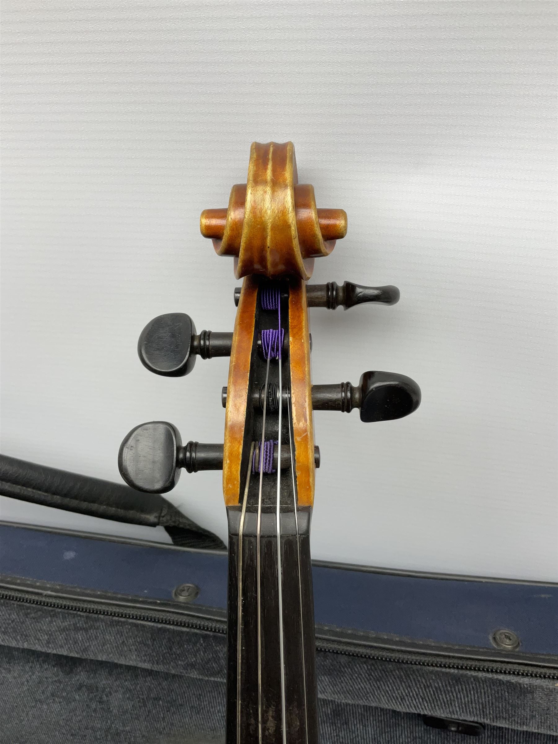 Viola with 39.5cm two-piece maple back and ribs and spruce top - Image 2 of 13