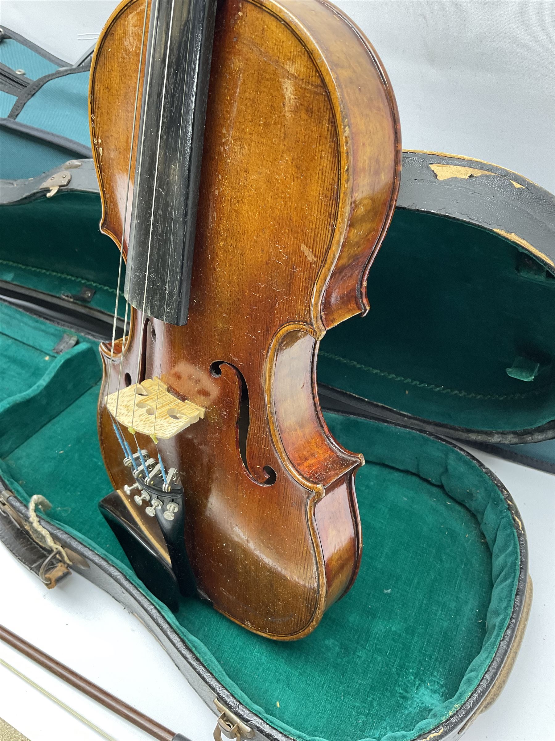 French violin c1900 with 36cm one-piece maple back and ribs and spruce top - Image 6 of 13