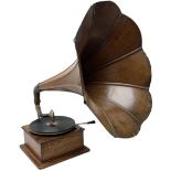 Early 20th century oak cased gramophone