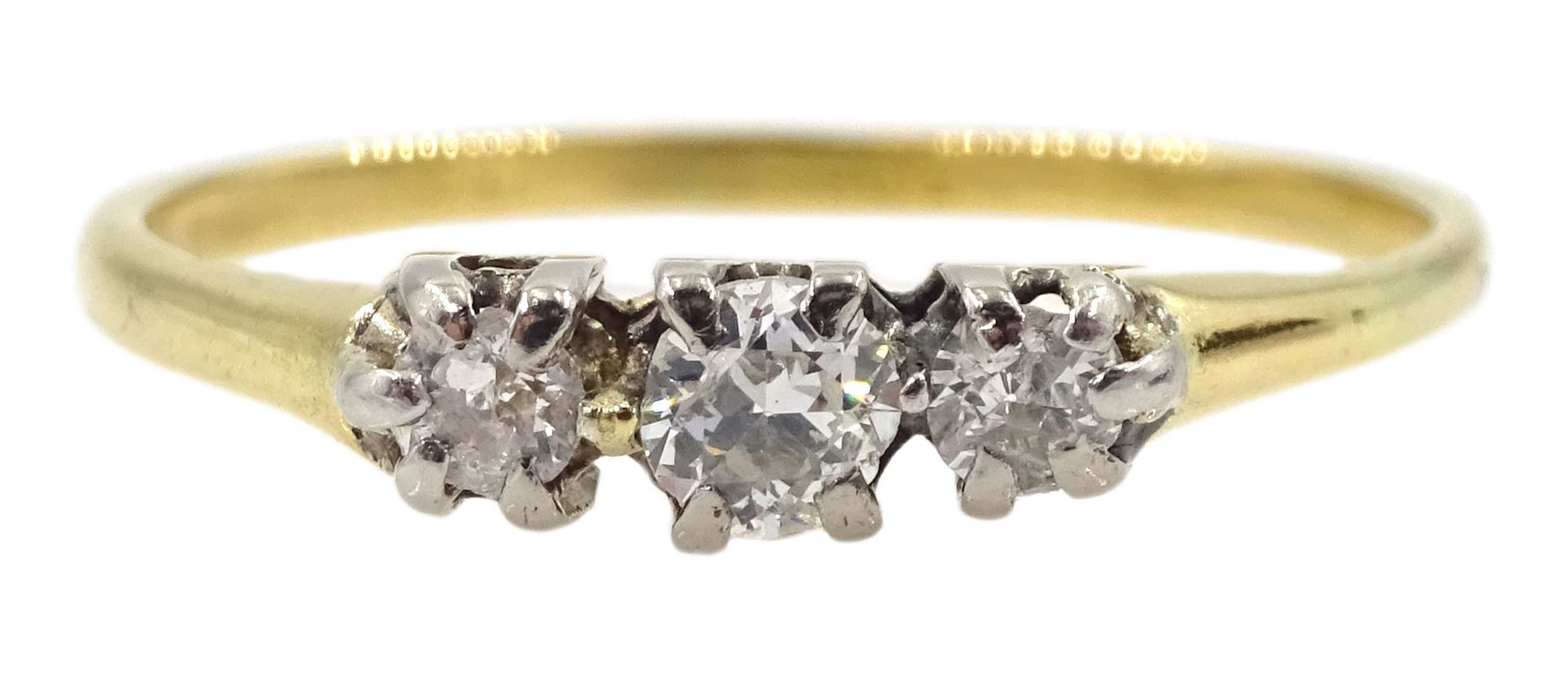 Gold three stone diamond ring - Image 2 of 3