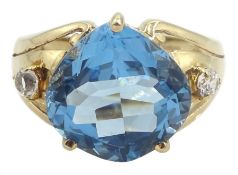 9ct gold single stone blue topaz dress ring