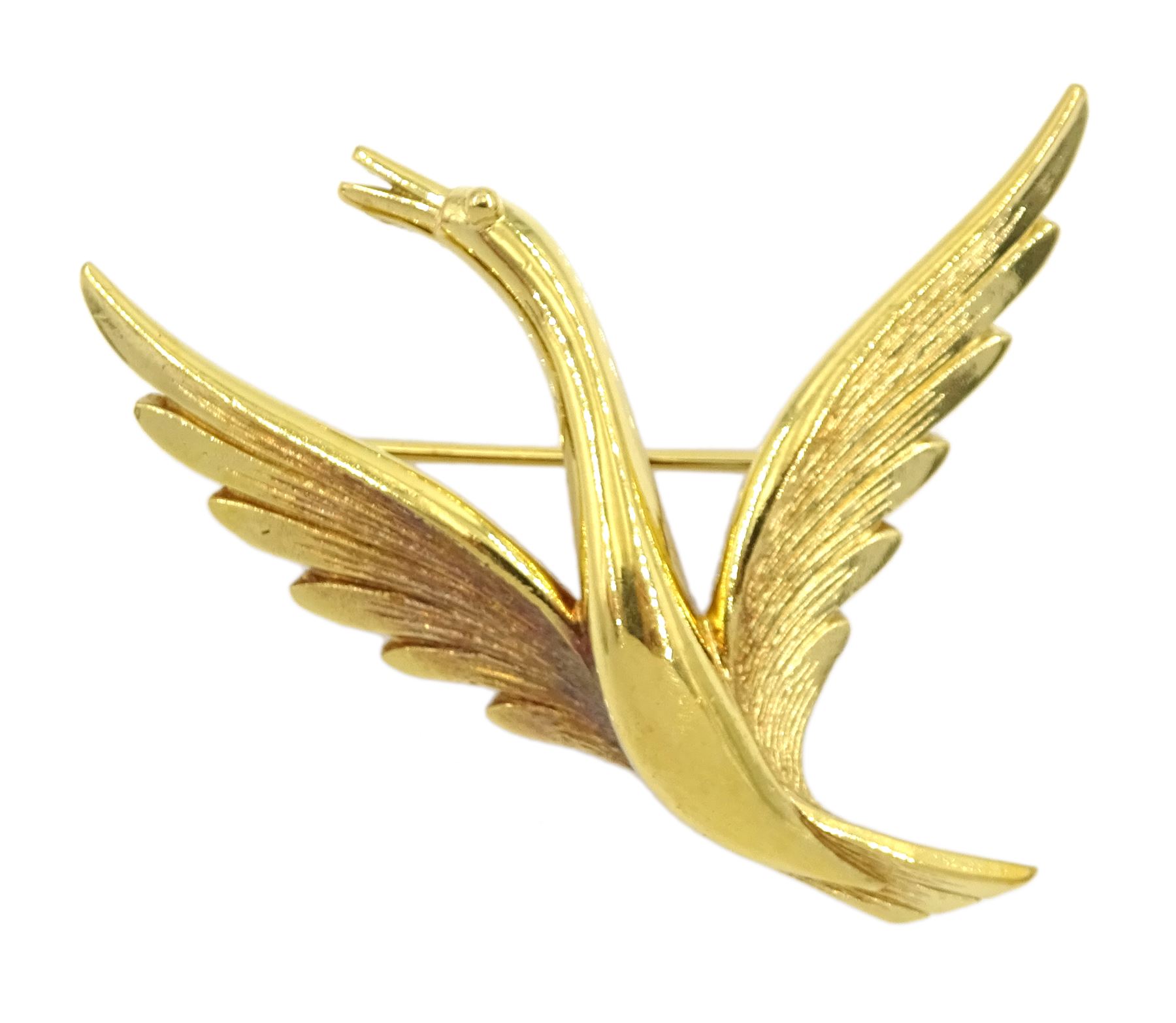 9ct gold swan in flight brooch