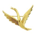9ct gold swan in flight brooch