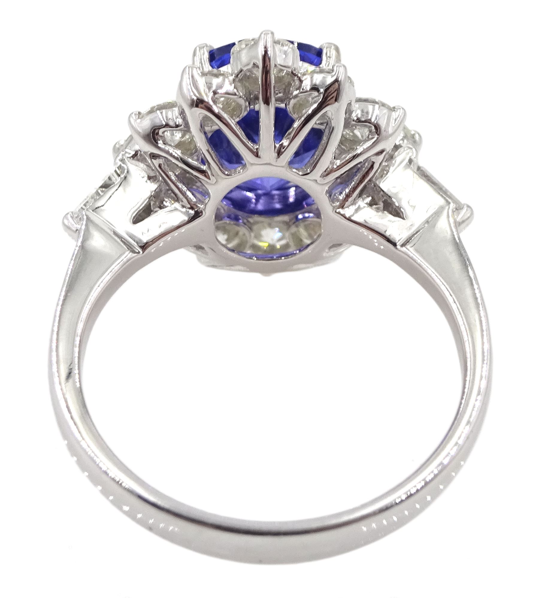 18ct white gold oval tanzanite and round brilliant cut diamond cluster ring - Image 6 of 7