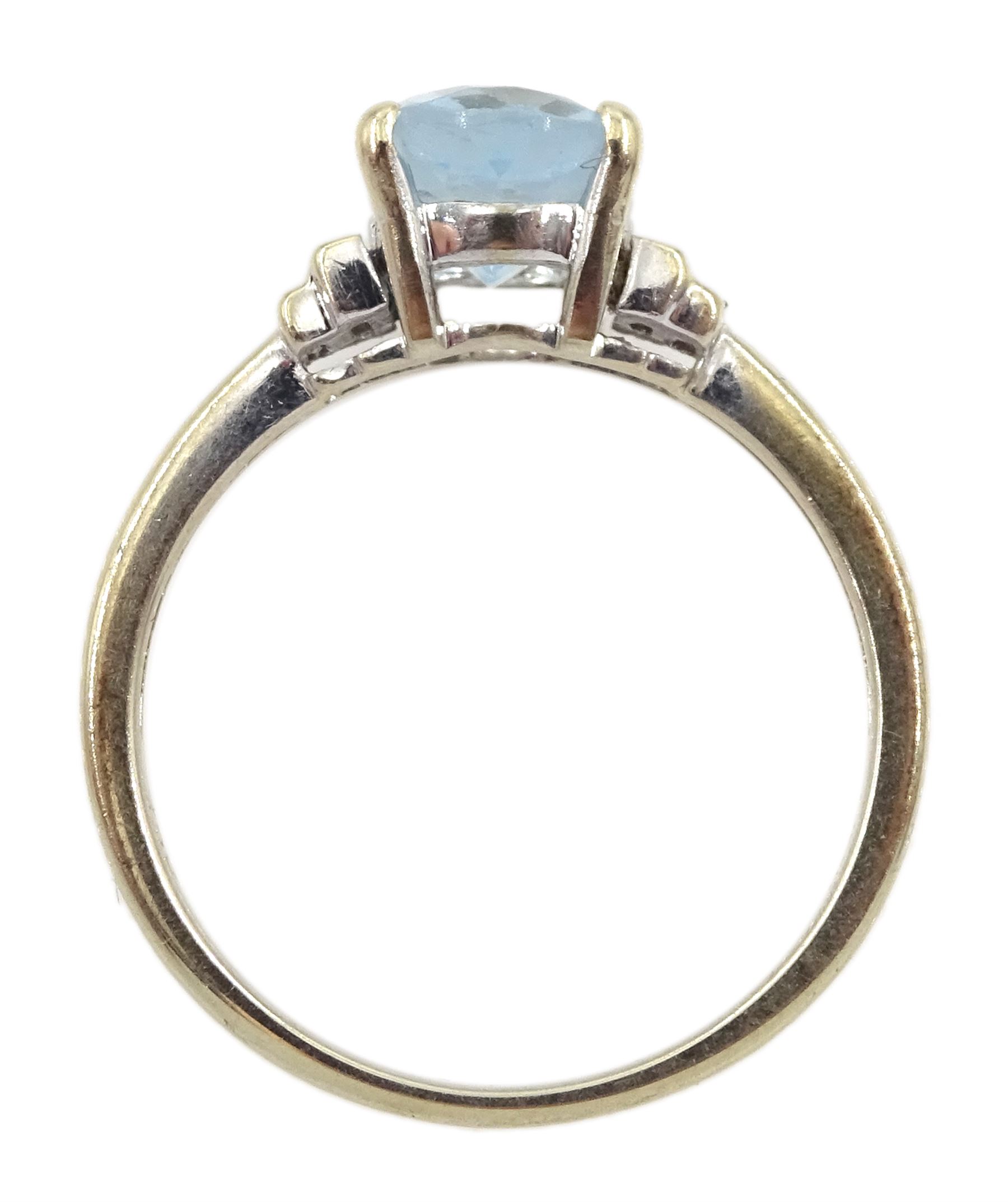 18ct white gold oval aquamarine ring - Image 4 of 4