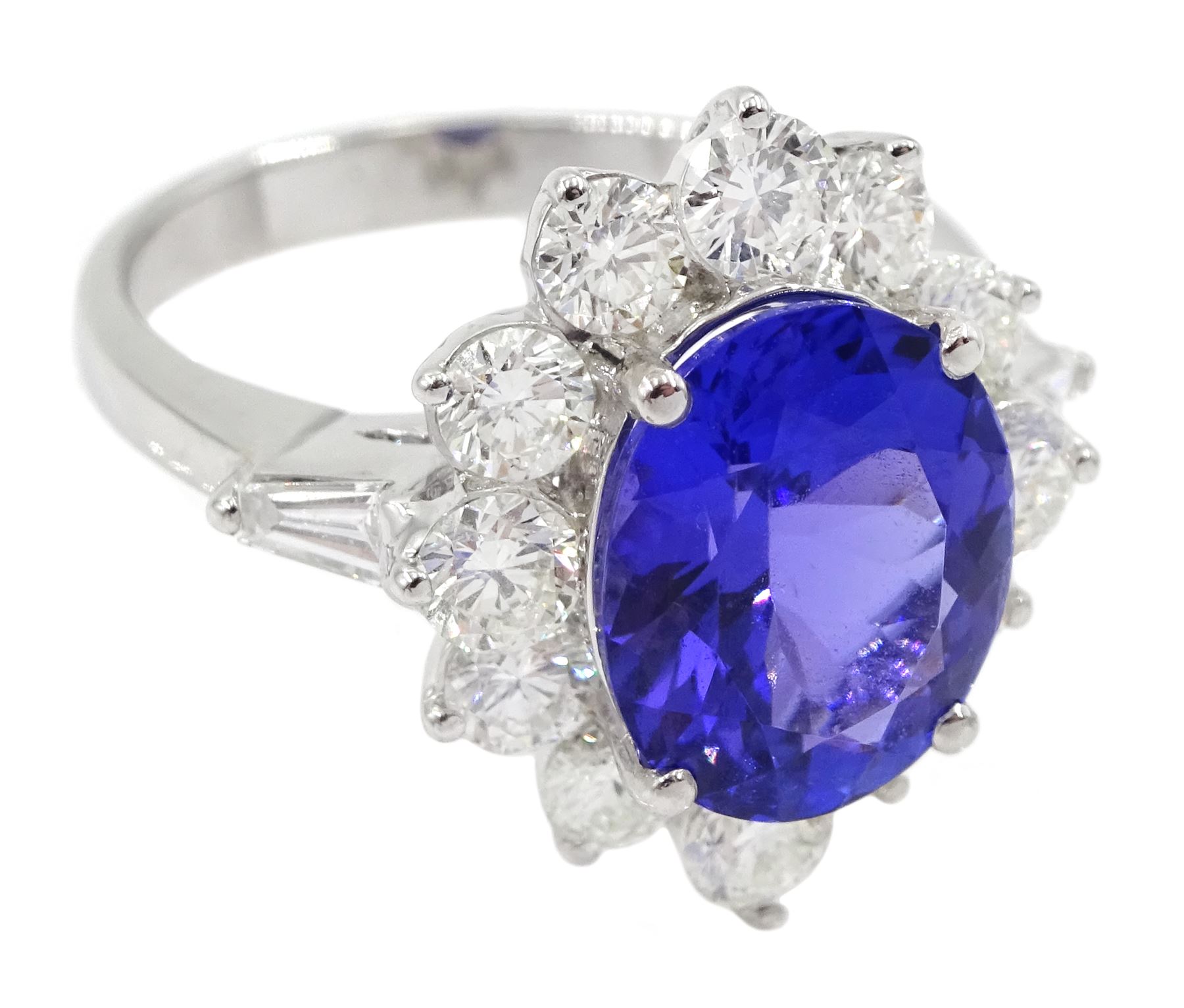 18ct white gold oval tanzanite and round brilliant cut diamond cluster ring - Image 3 of 7