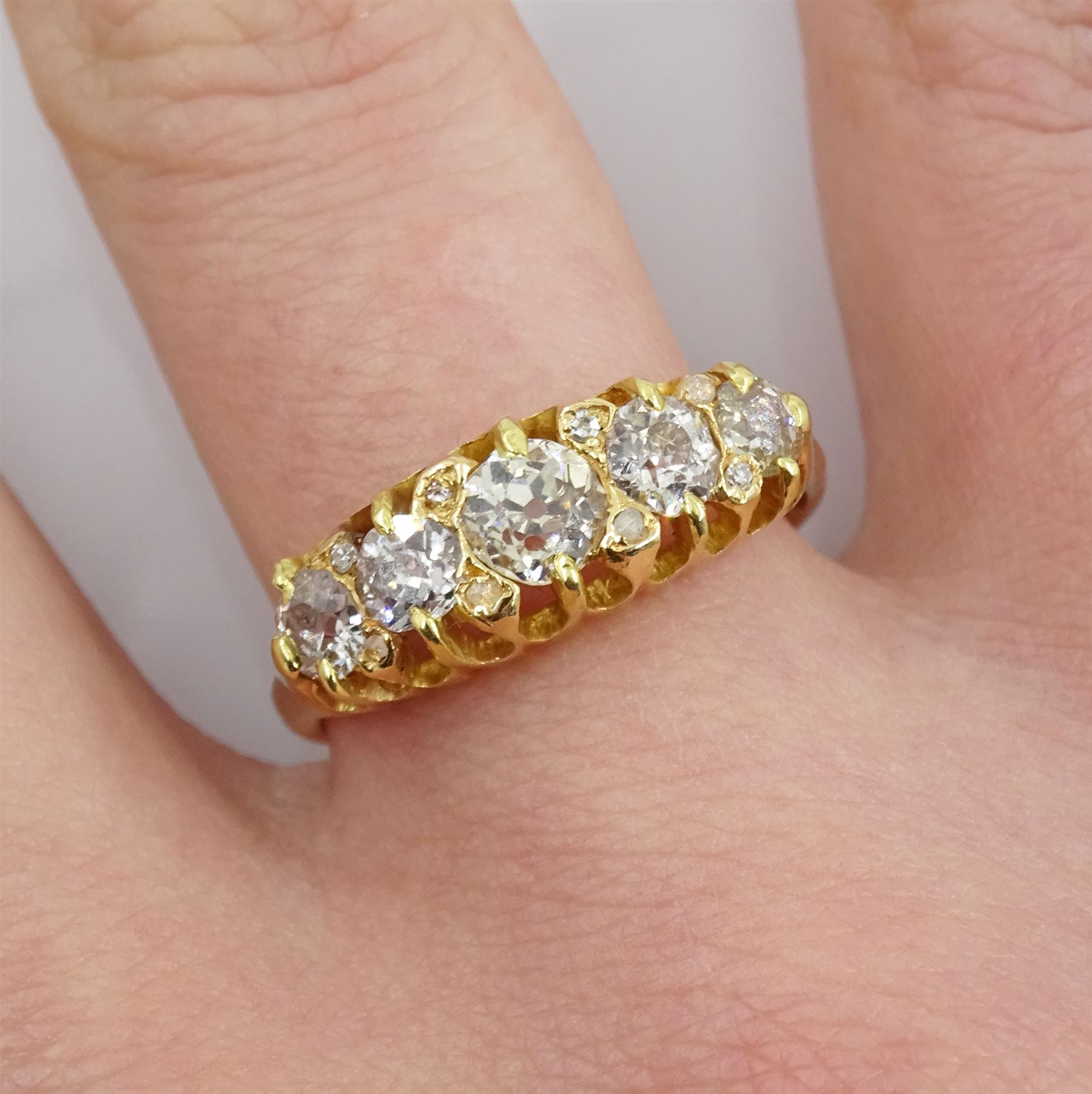 Victorian 18ct gold five stone diamond ring - Image 2 of 4