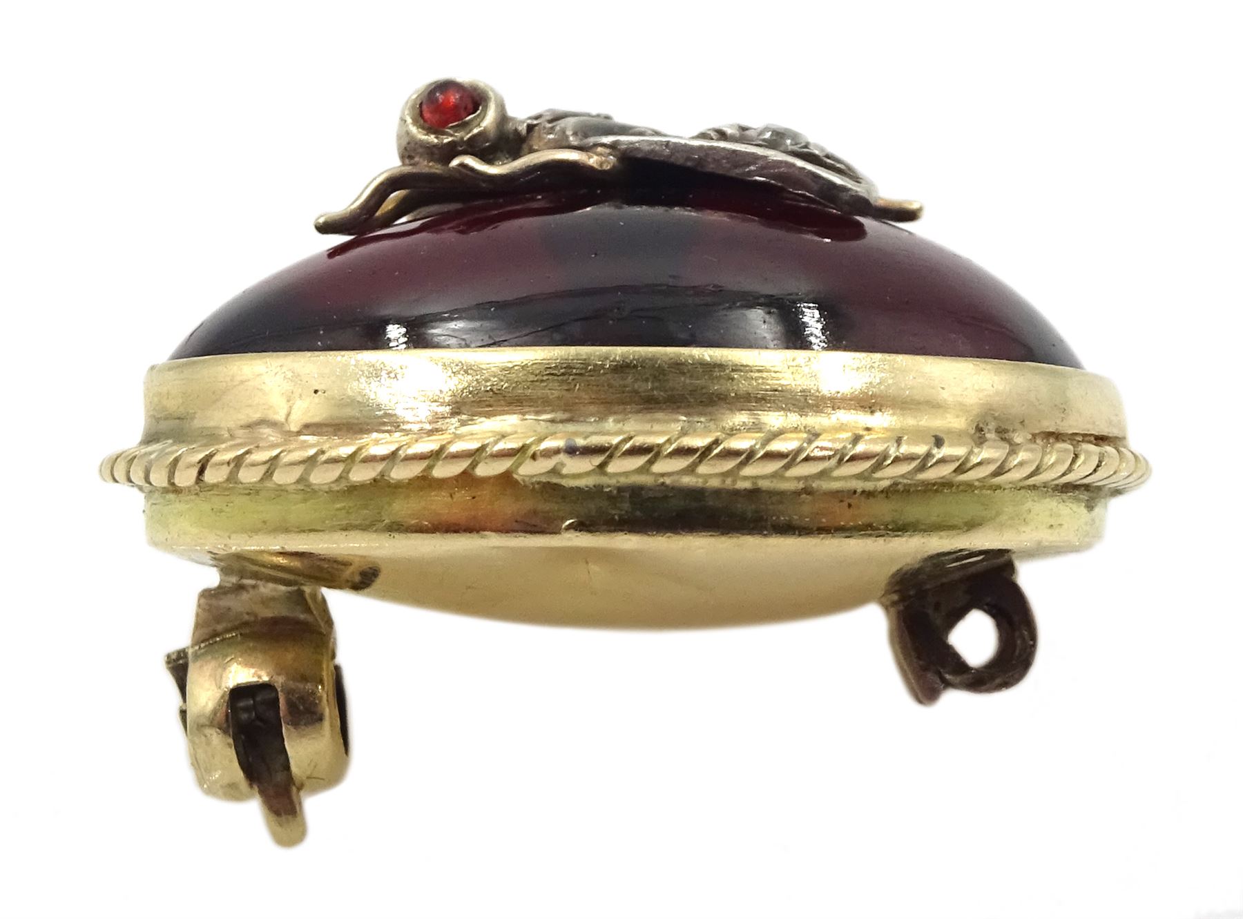 Victorian 15ct gold cabochon garnet brooch with an applied diamond fly - Image 2 of 2