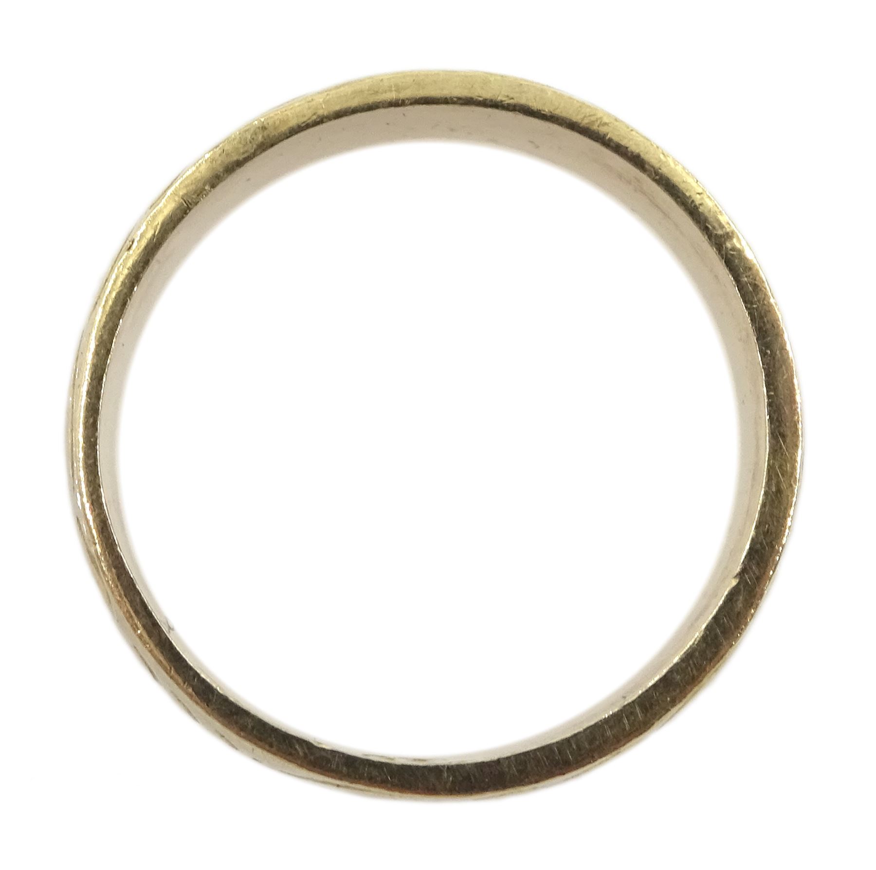 9ct gold ring with engraved decoration - Image 2 of 2