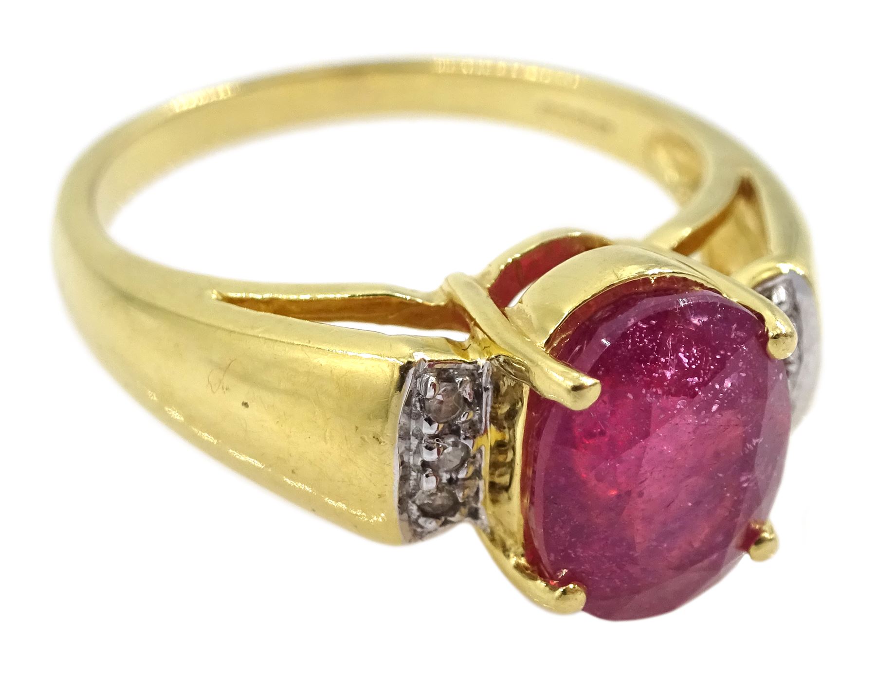 18ct gold oval ruby ring - Image 3 of 4