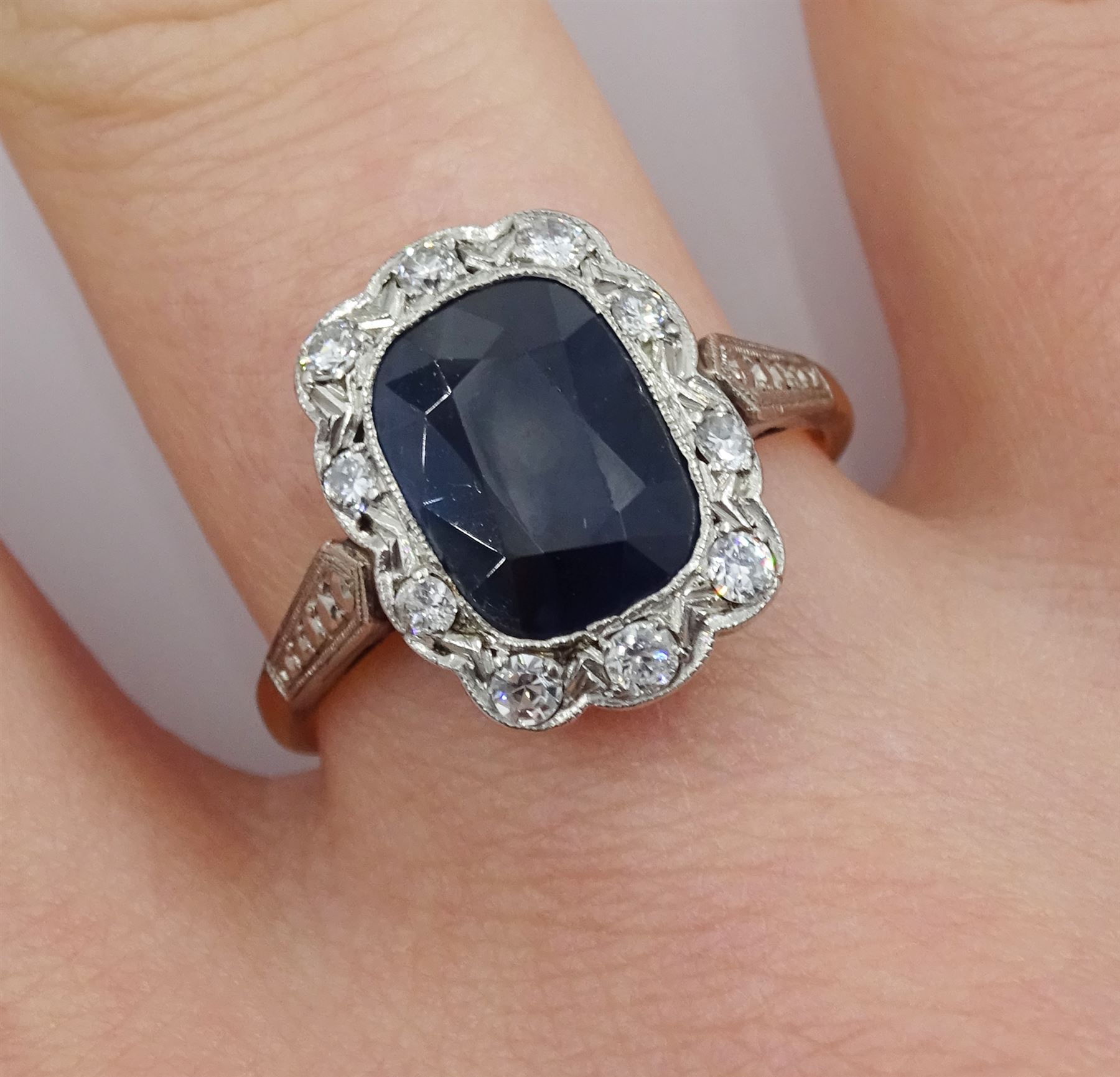 Art Deco style gold rectangular cushion cut sapphire and diamond cluster ring - Image 2 of 4