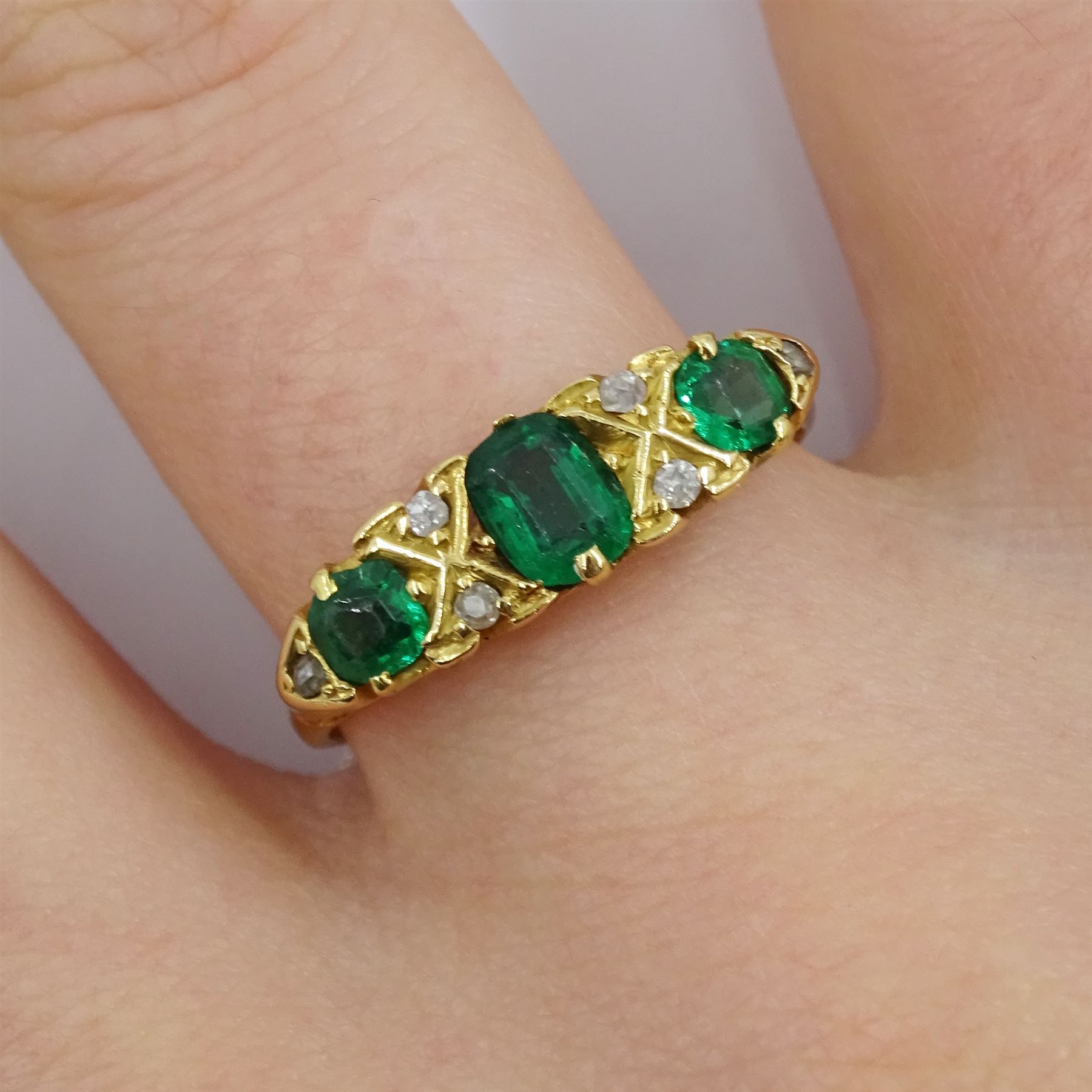 Early 20th century 18ct gold three stone emerald ring - Image 2 of 4