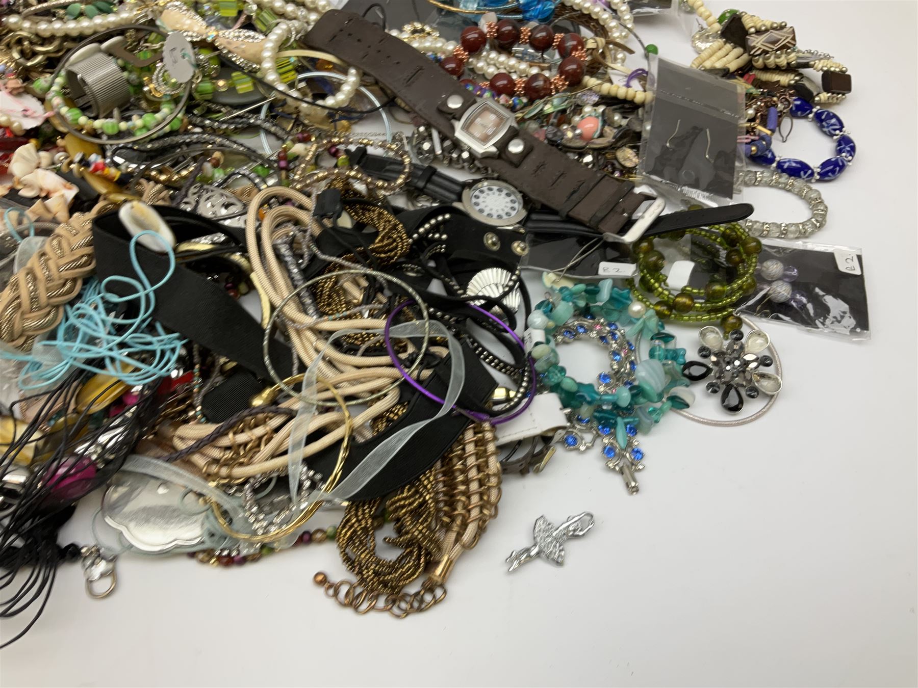 Costume jewellery including necklaces - Image 5 of 7