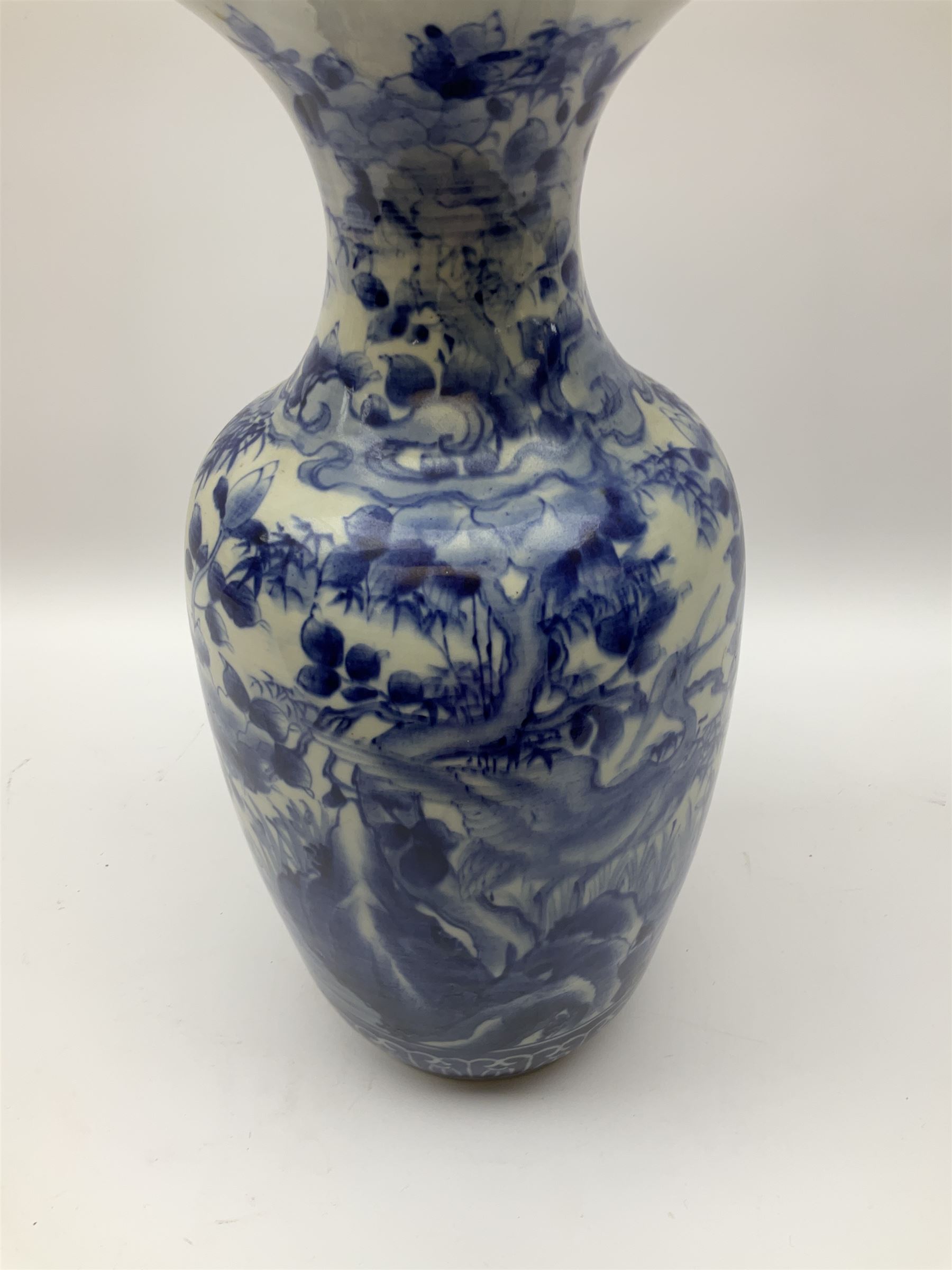 Oriental blue and white vase - Image 5 of 11