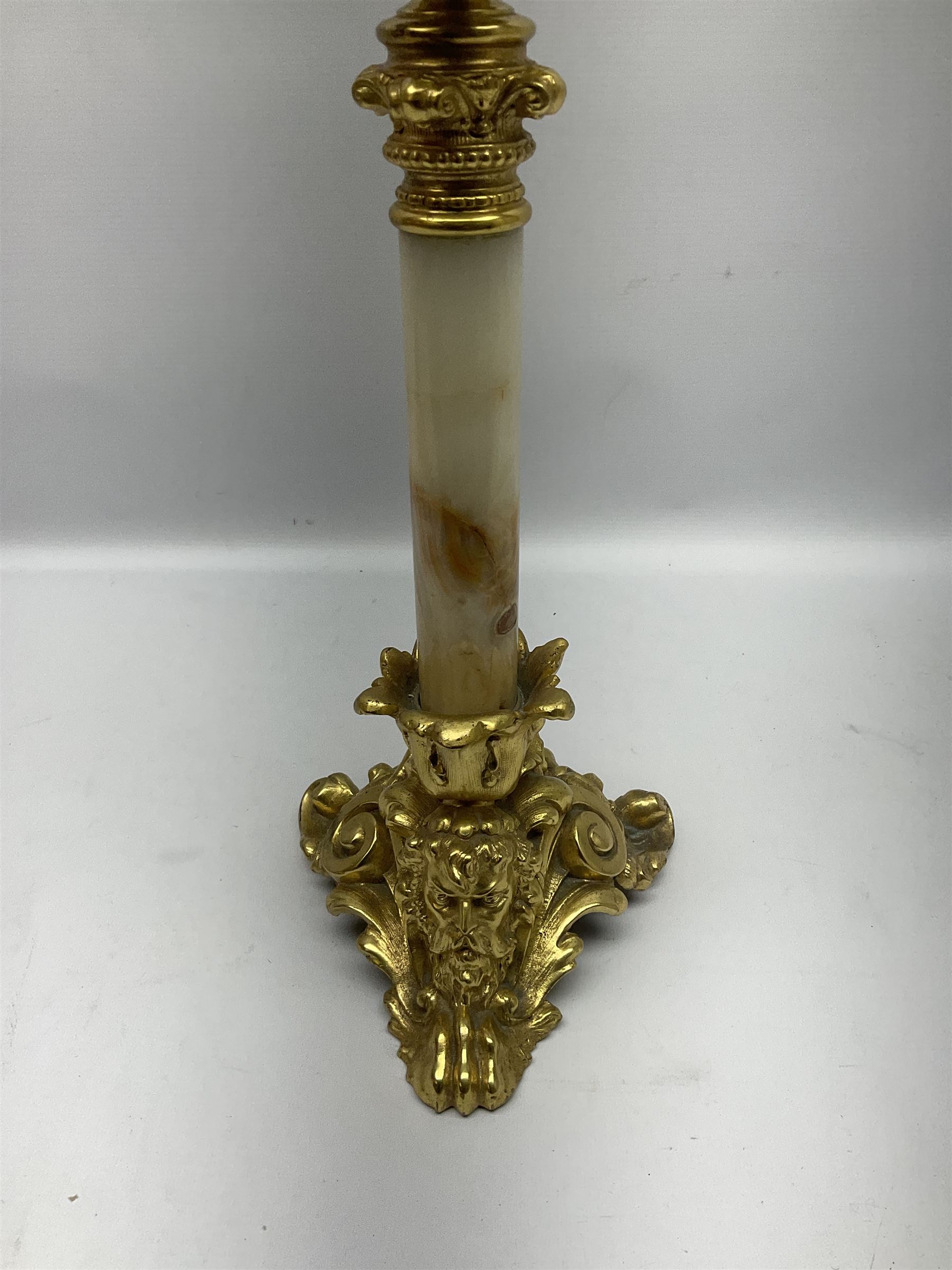 Gilt brass oil lamp - Image 7 of 9