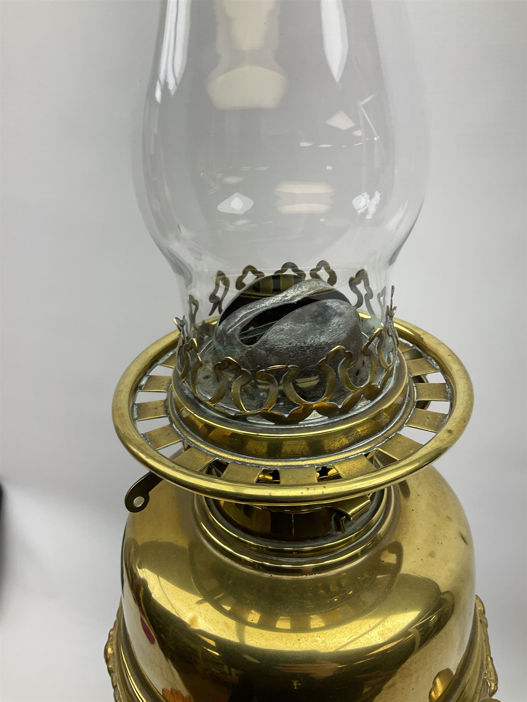 Gilt brass oil lamp - Image 4 of 9