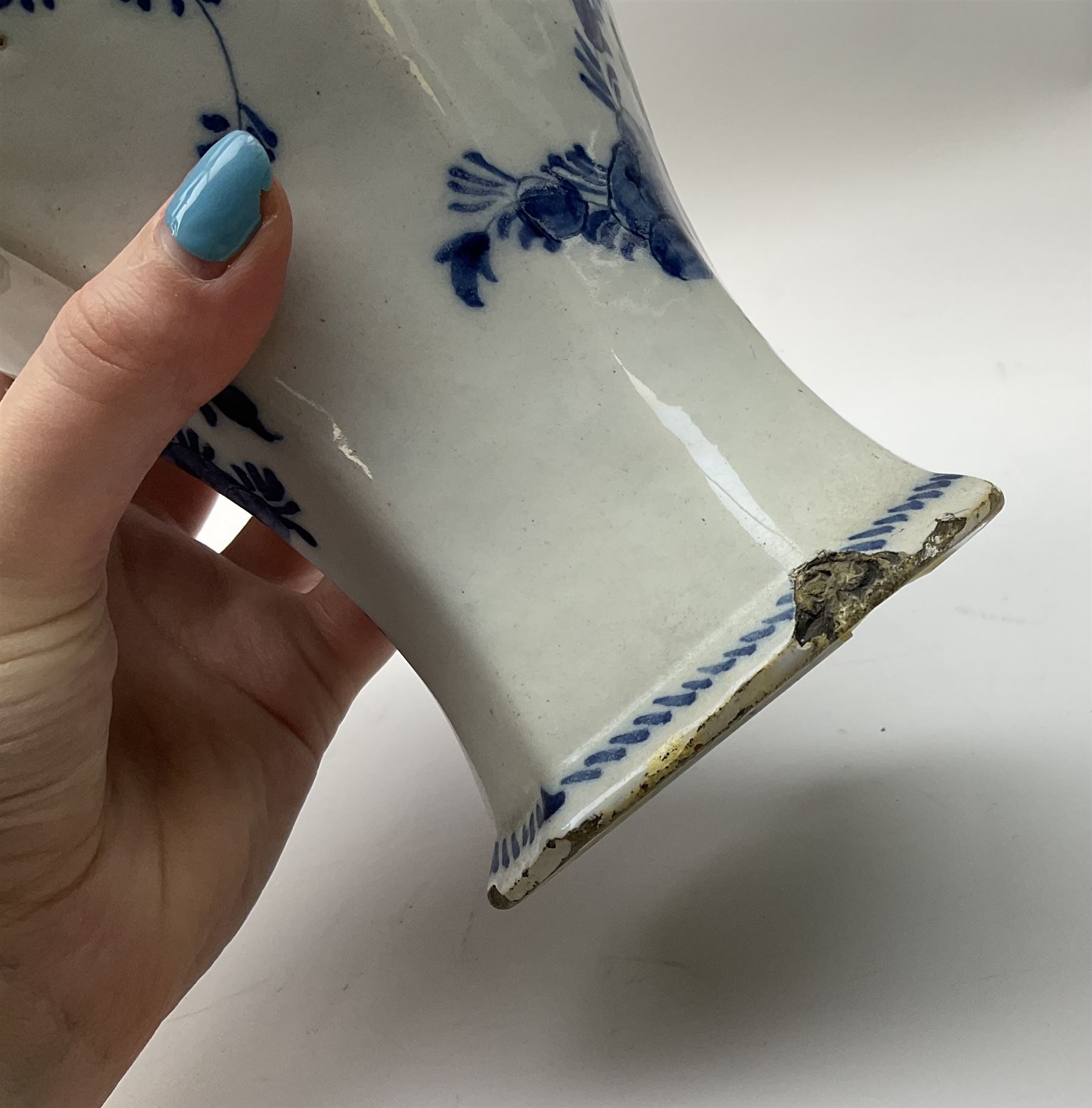 Pair of 19th century Delft blue and white vases - Image 14 of 16