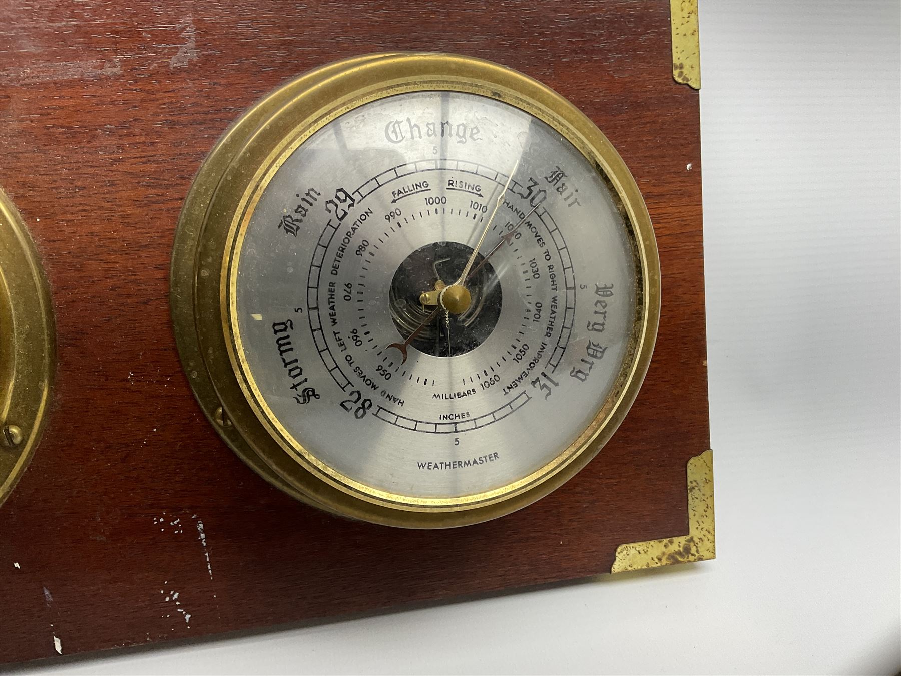 Wall hanging Spectrum quartz clock and Weathermaster barometer - Image 5 of 8