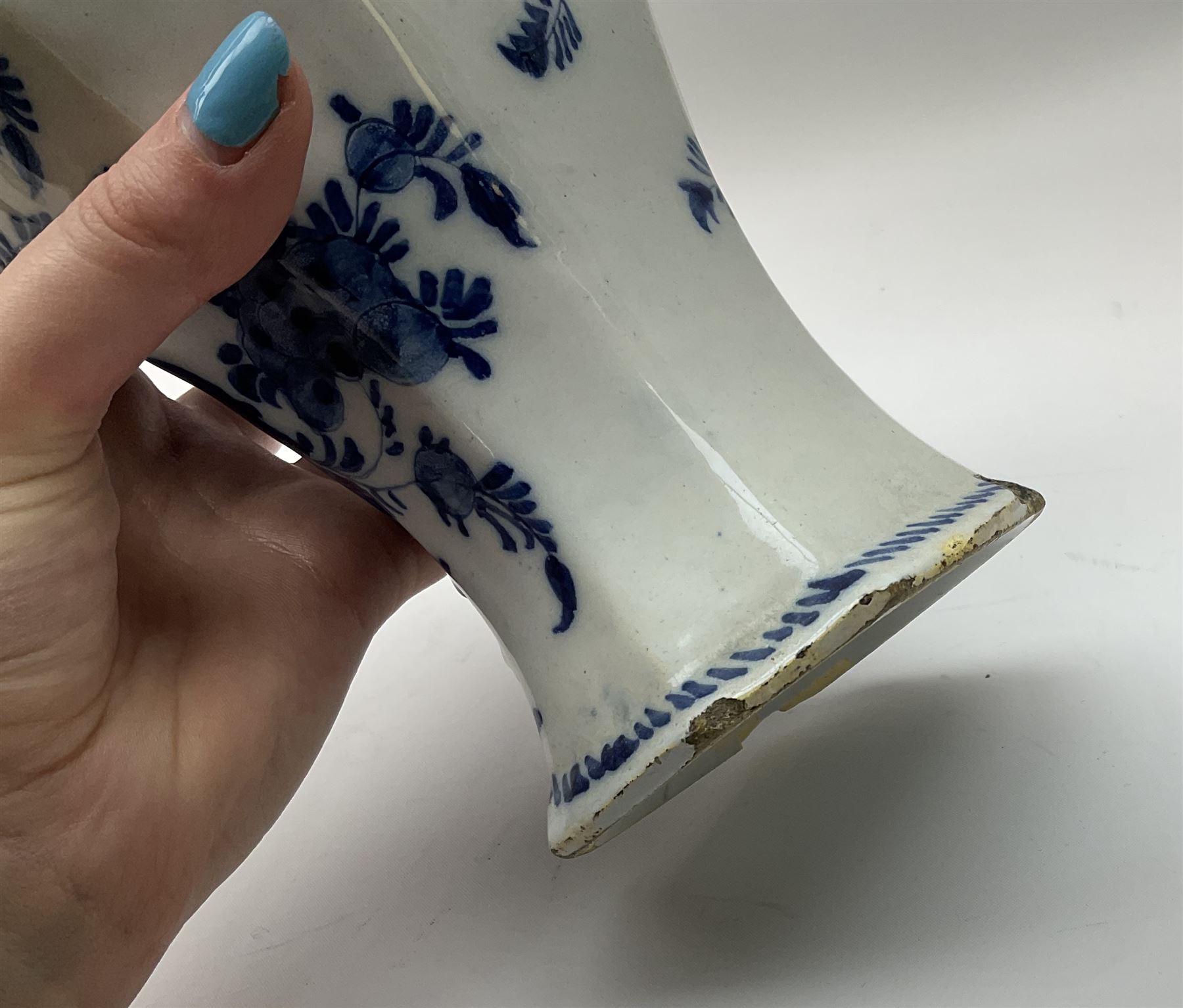 Pair of 19th century Delft blue and white vases - Image 15 of 16