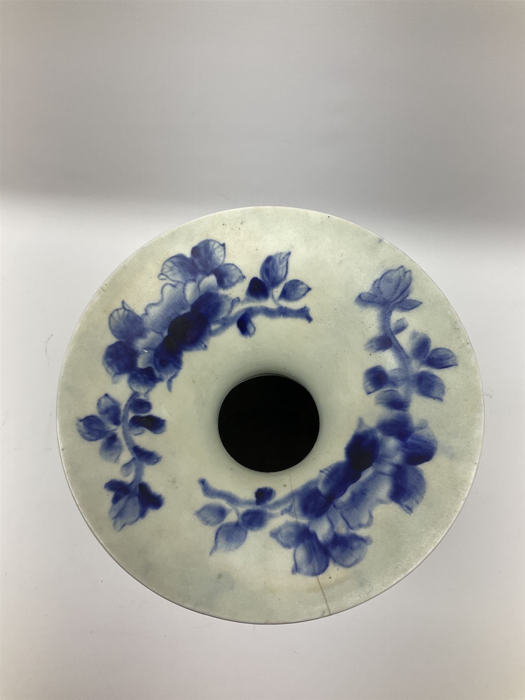 Oriental blue and white vase - Image 9 of 11