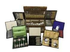 Oak cased canteen of silver plated cutlery