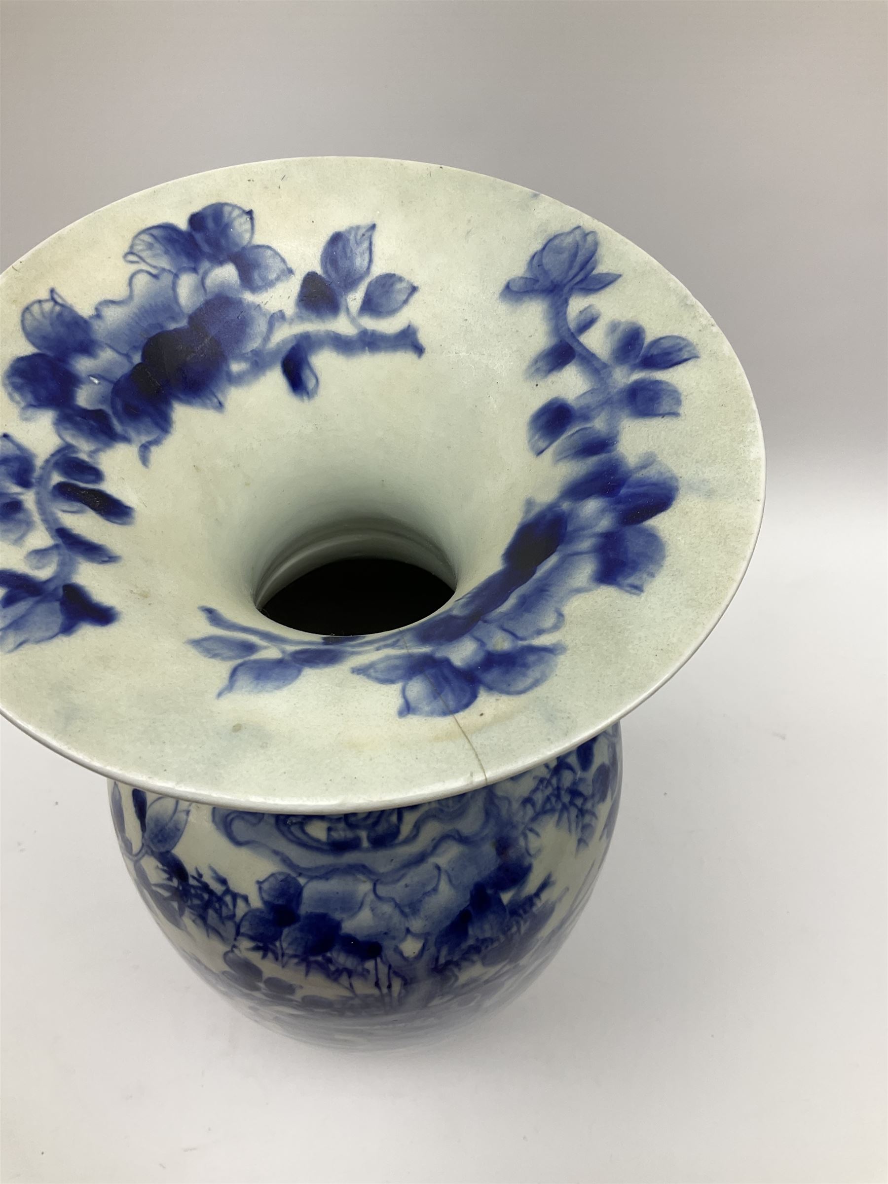 Oriental blue and white vase - Image 8 of 11
