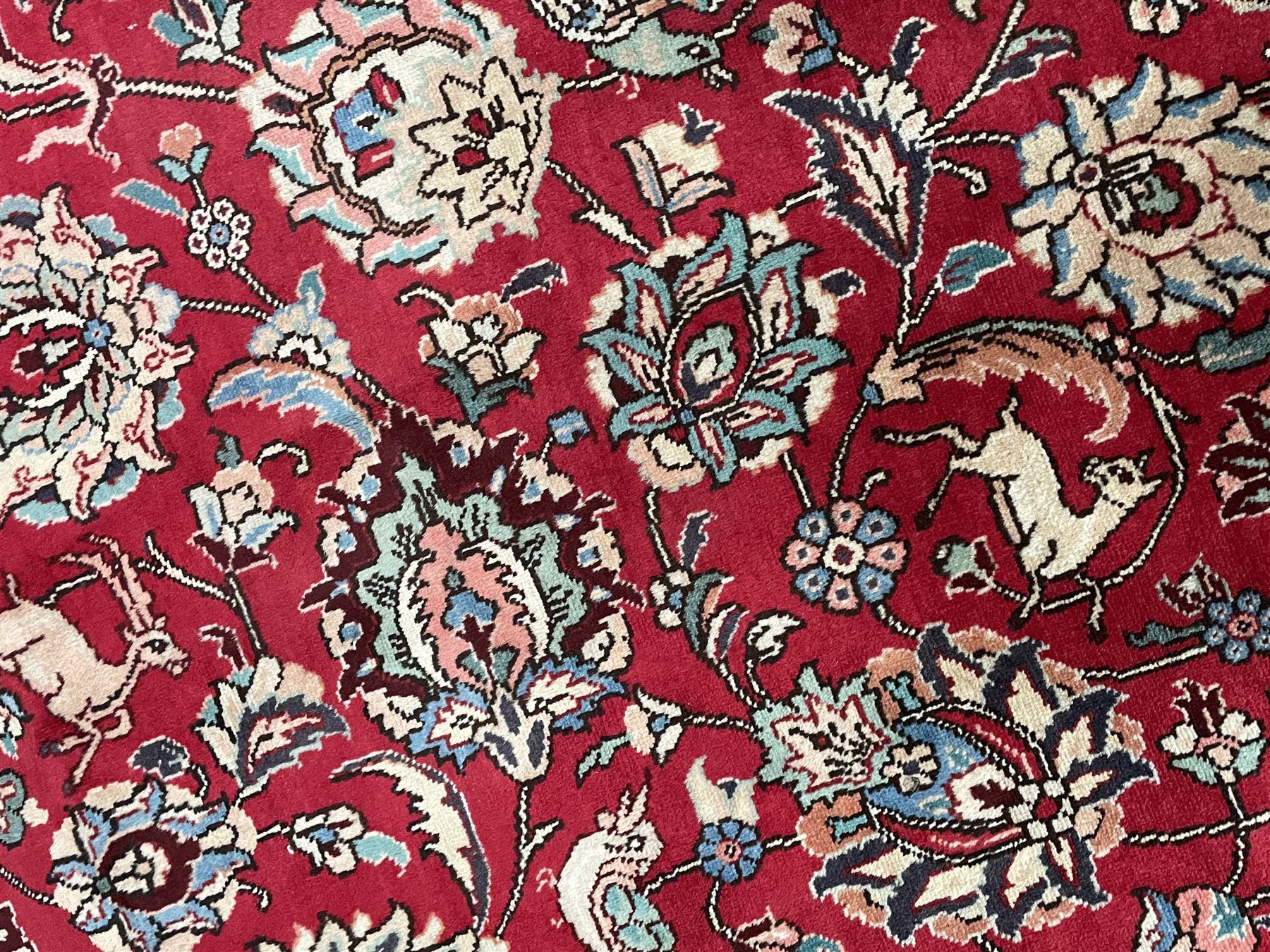 Large Persian Tabriz carpet - Image 6 of 7