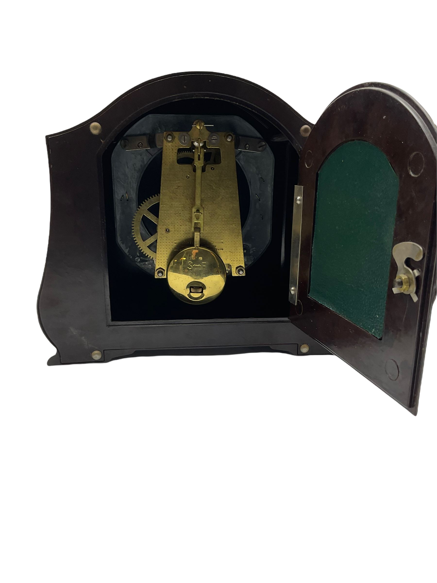 A Retro Art-Deco 1950's Bakelite cased mantel clock with a Smiths timepiece movement housed in a dom - Image 3 of 3