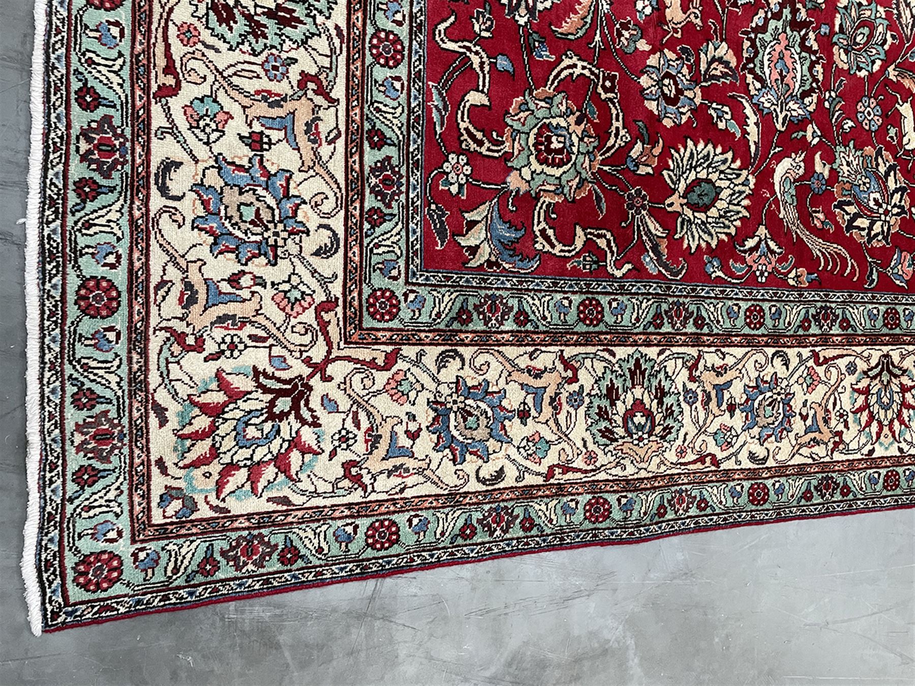 Large Persian Tabriz carpet - Image 3 of 7