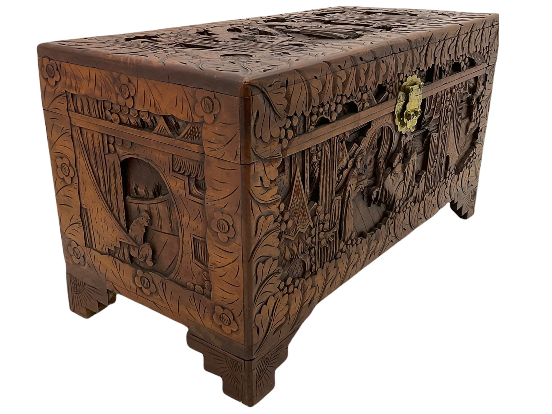 Chinese carved camphor wood blanket chest - Image 3 of 6