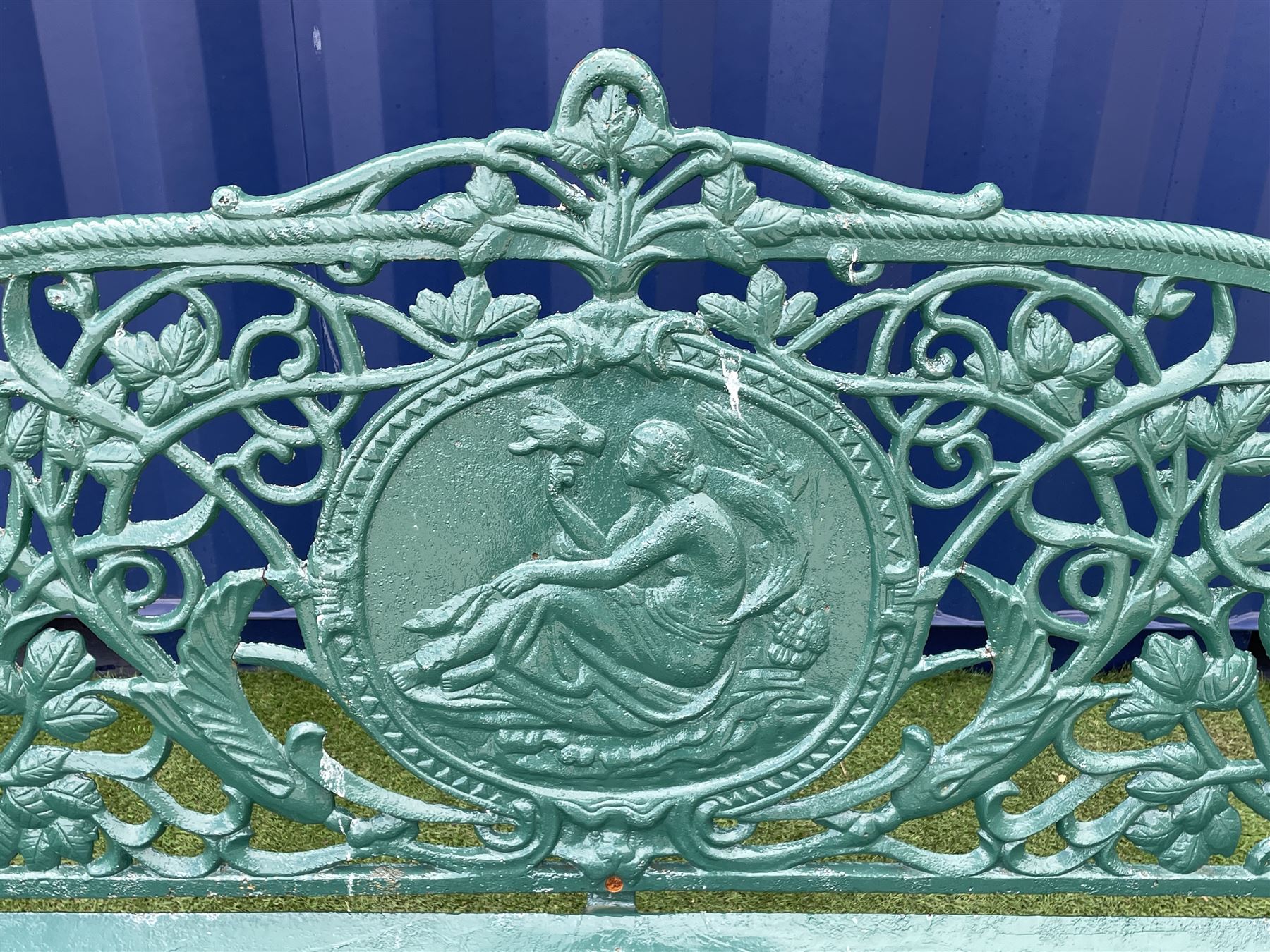 Large green painted cast iron garden bench - Image 3 of 5