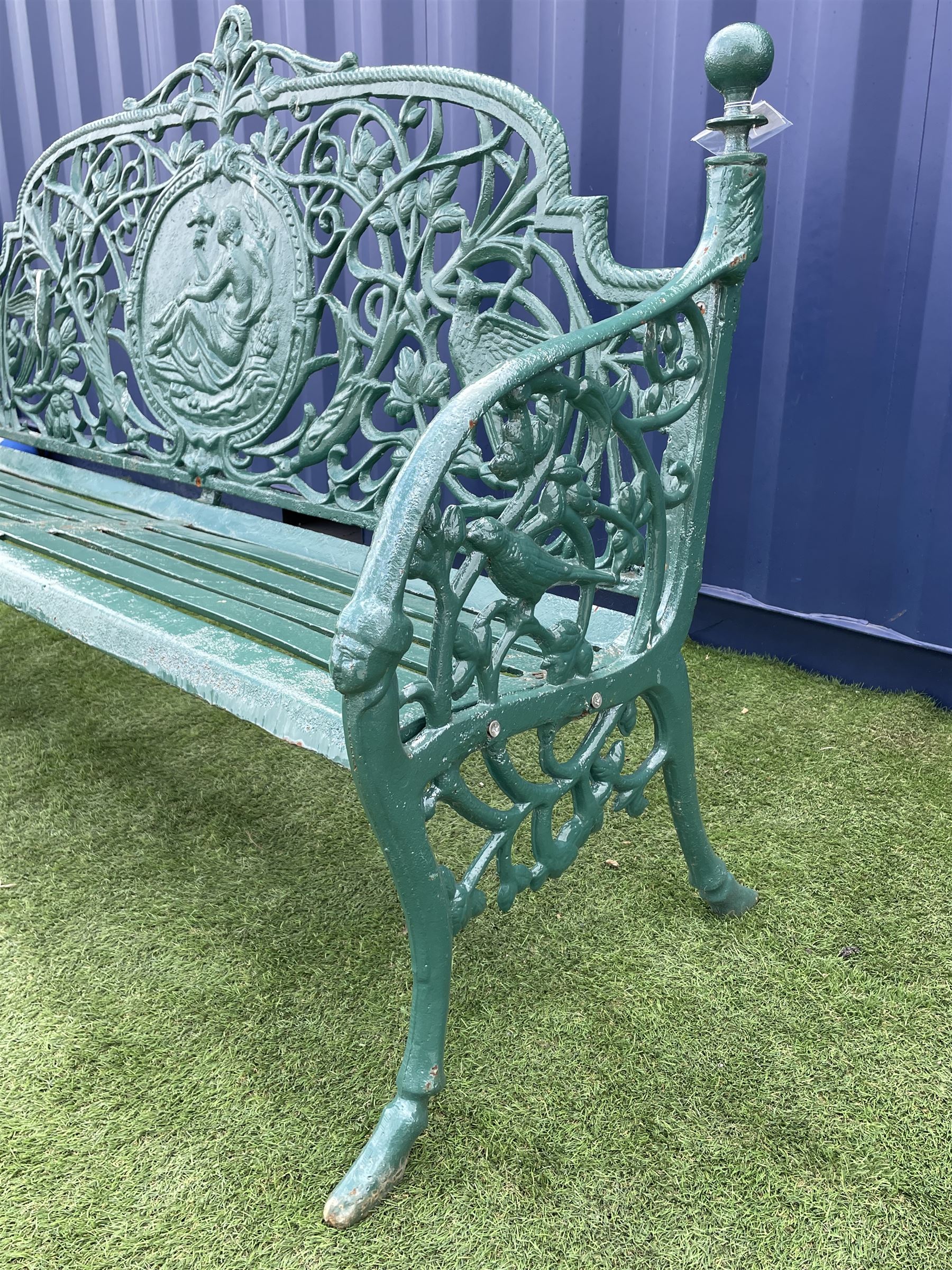 Large green painted cast iron garden bench - Image 2 of 5