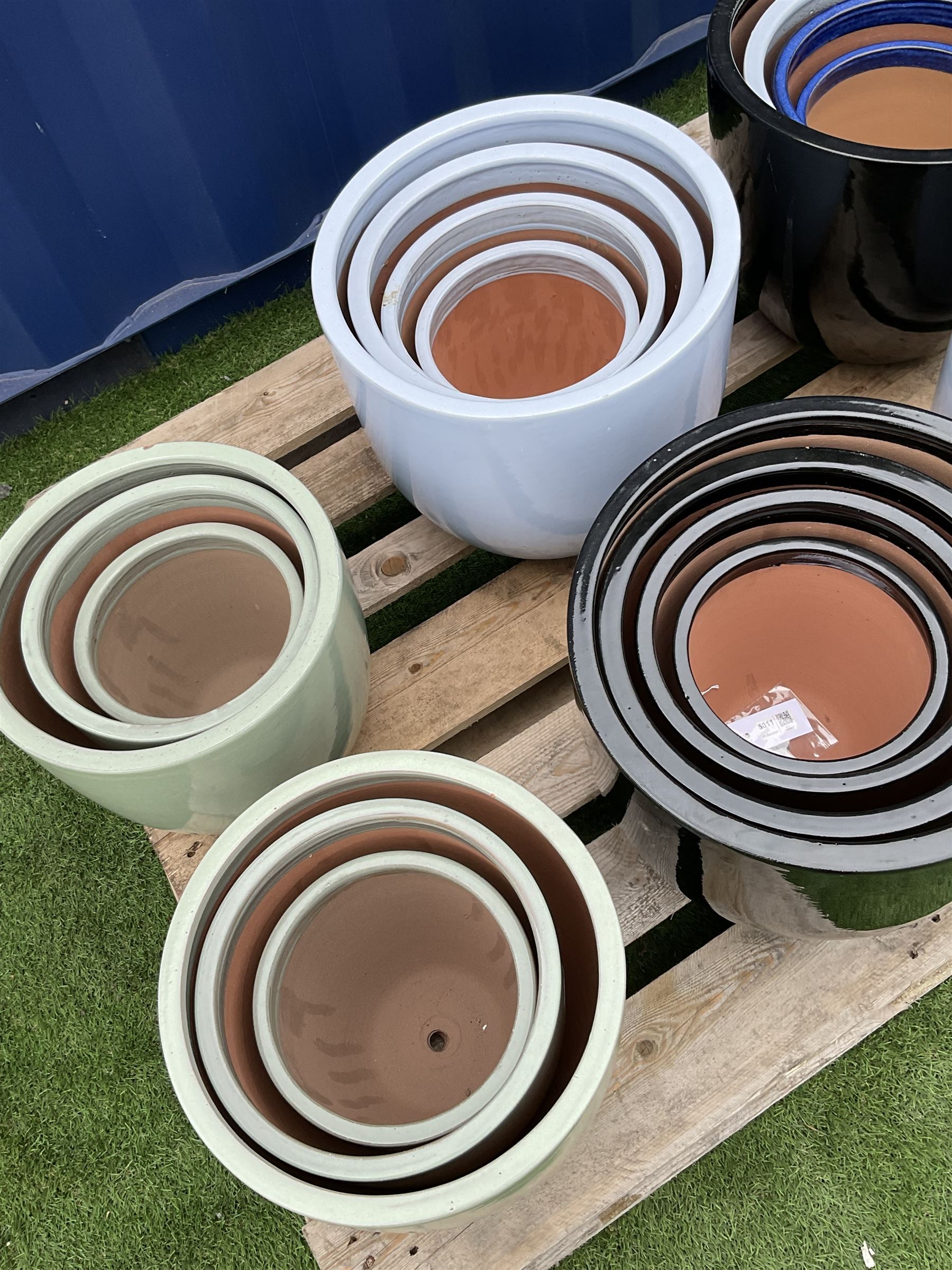 Quantity of circular glazed garden planters in various sizes and colours - Image 2 of 4